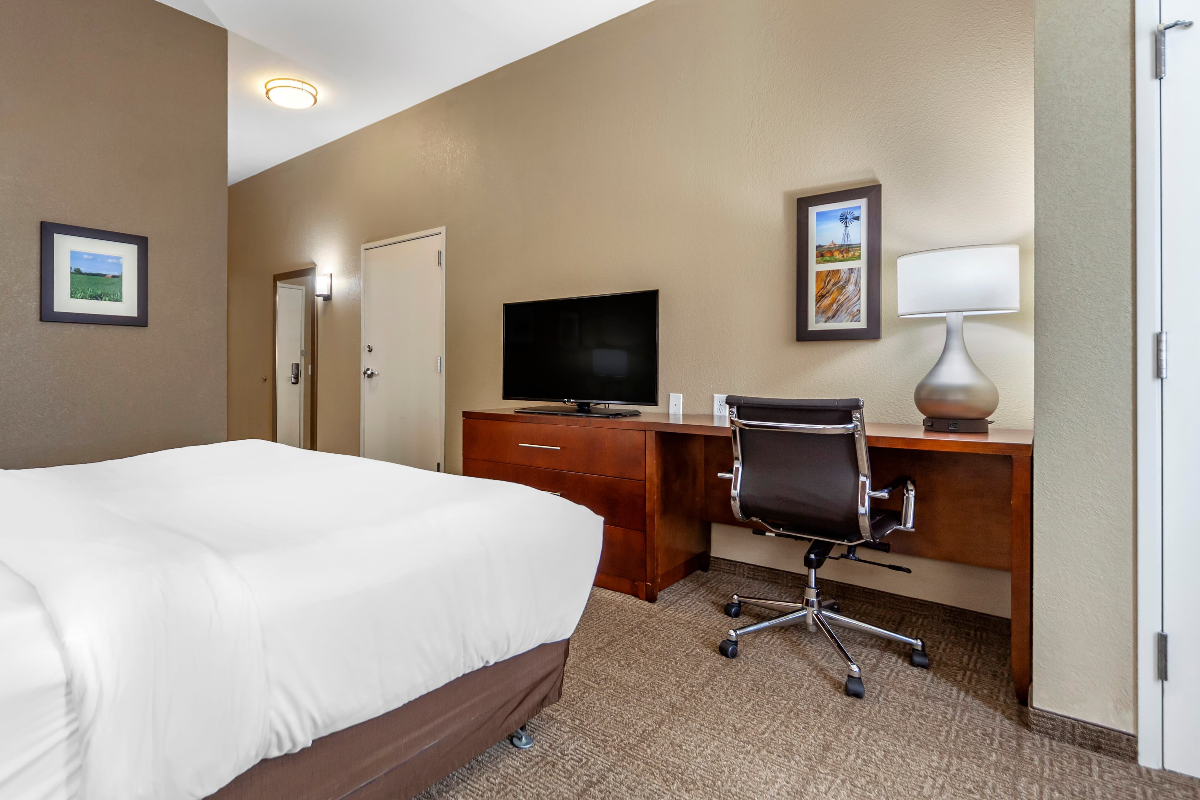 Comfort Inn & Suites Sidney I-80 - Image 3