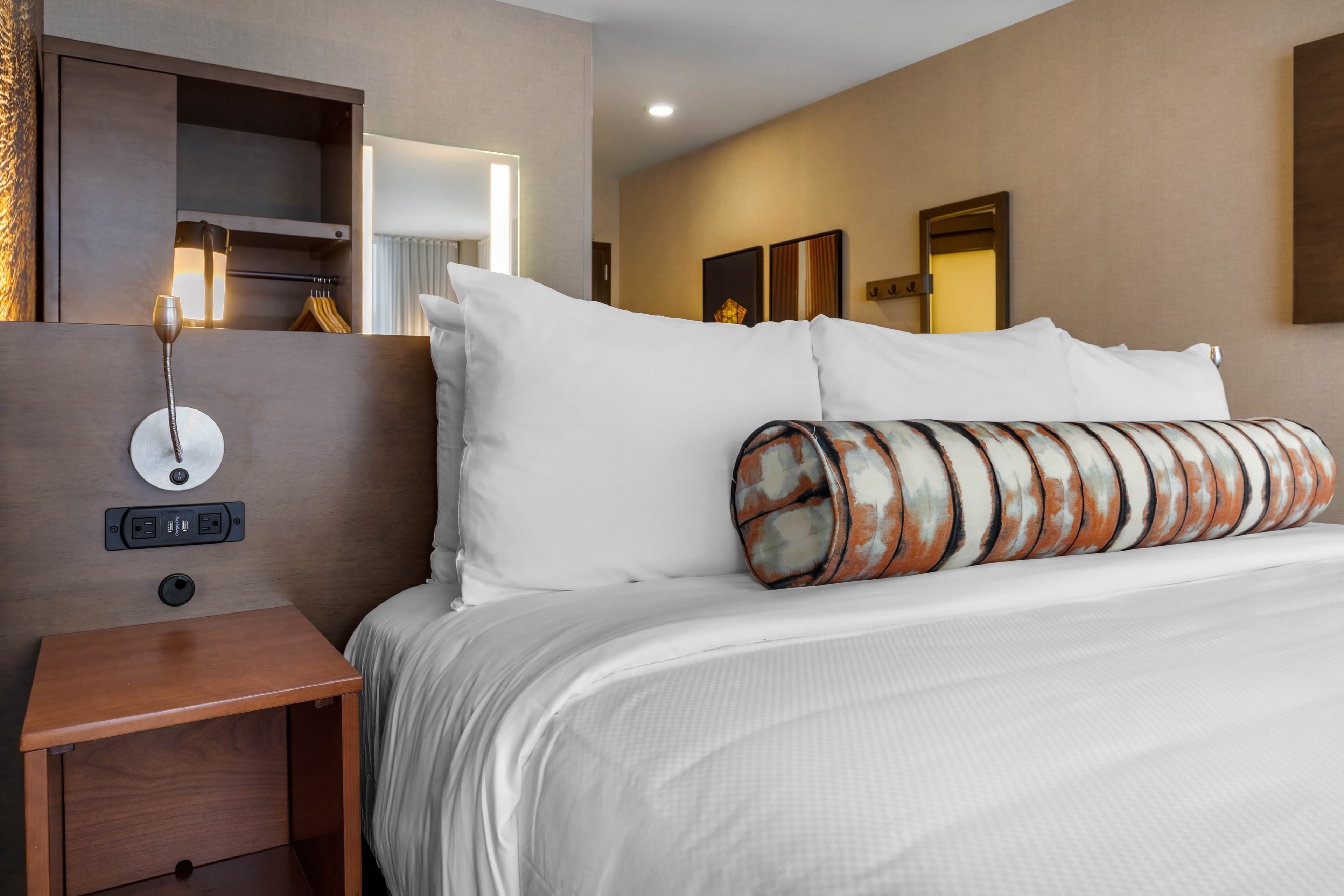 Cambria Hotel Omaha Downtown - Image 3