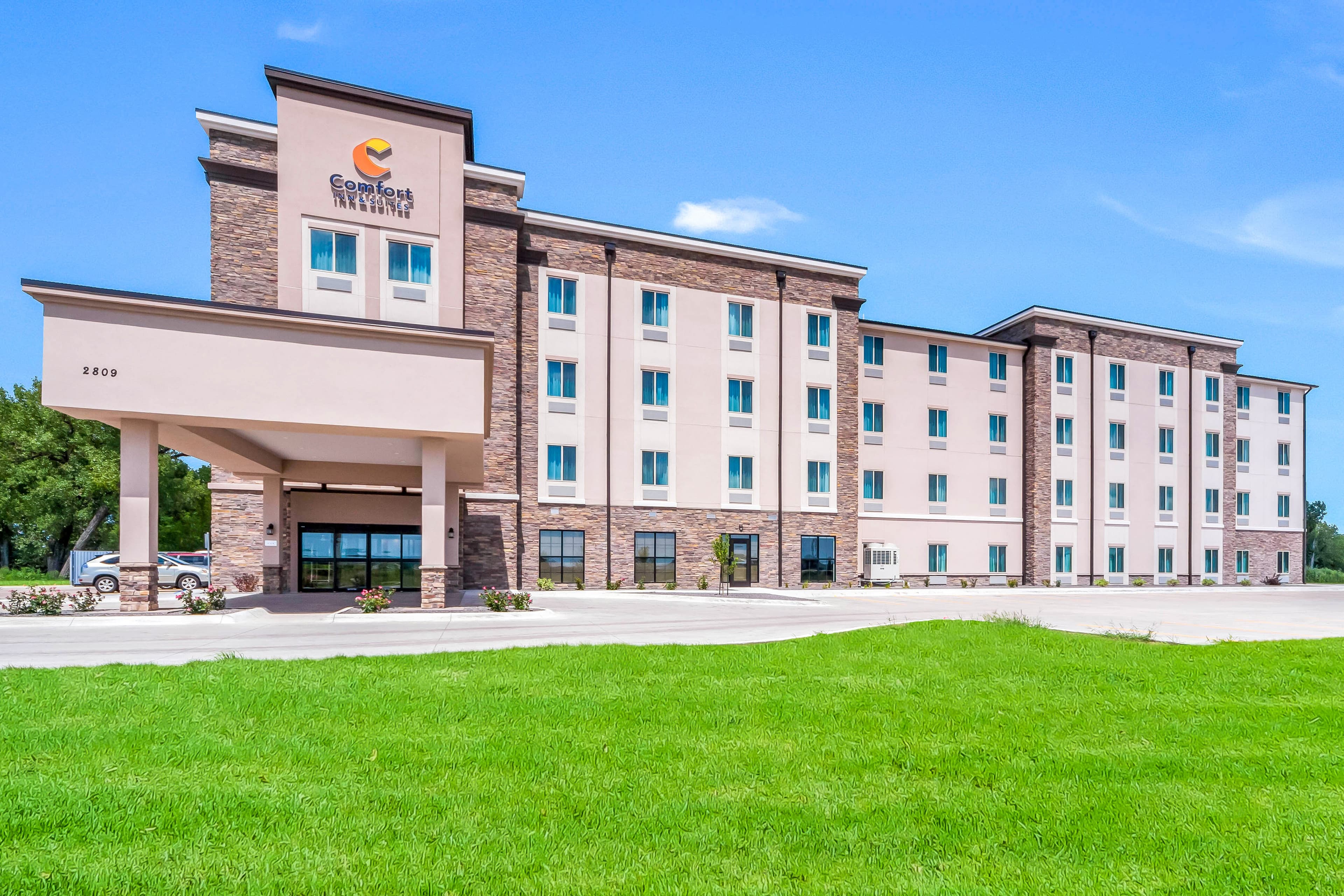 Comfort Inn & Suites North Platte - Image 1