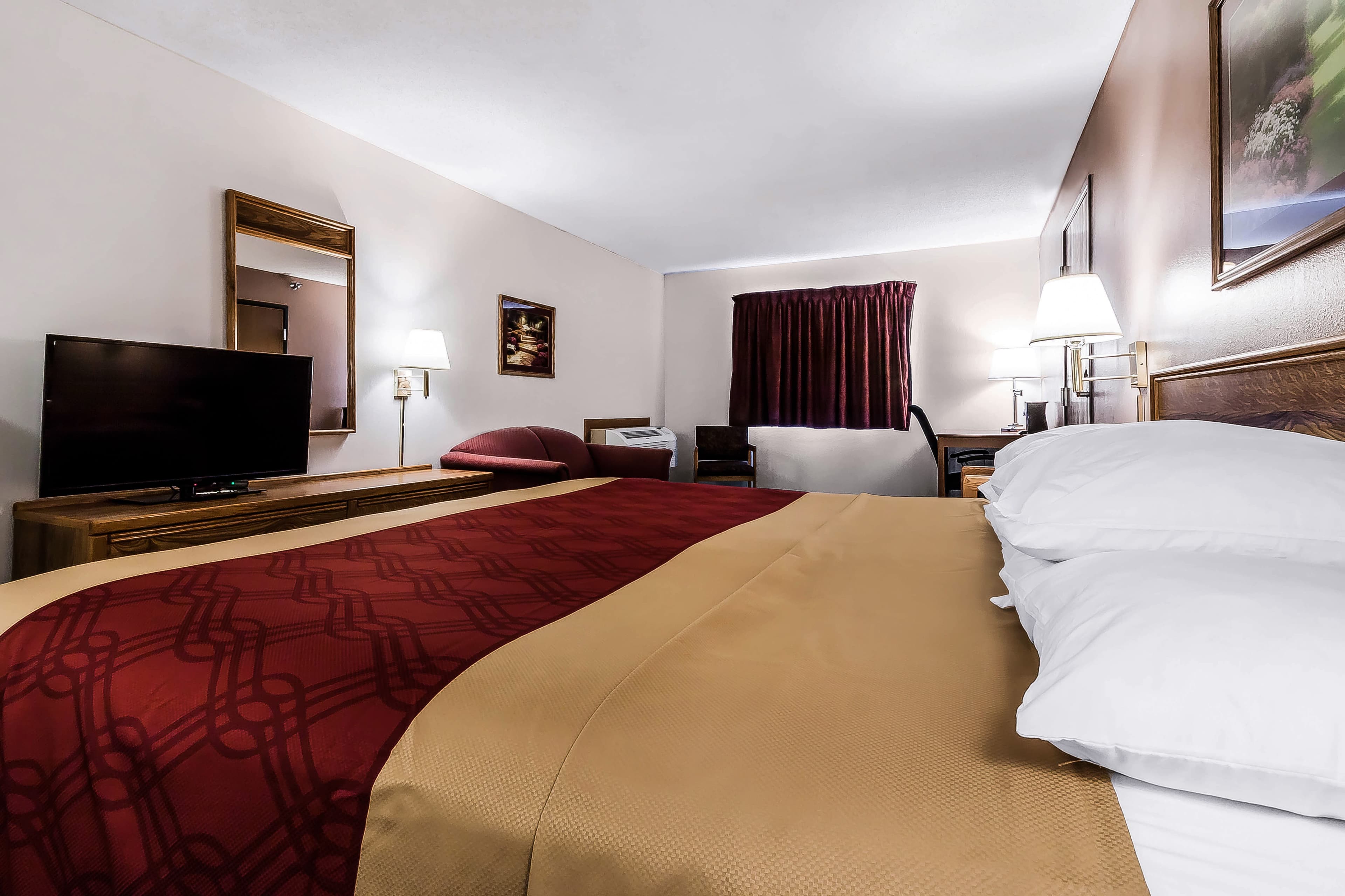 Rodeway Inn Holdrege — 14