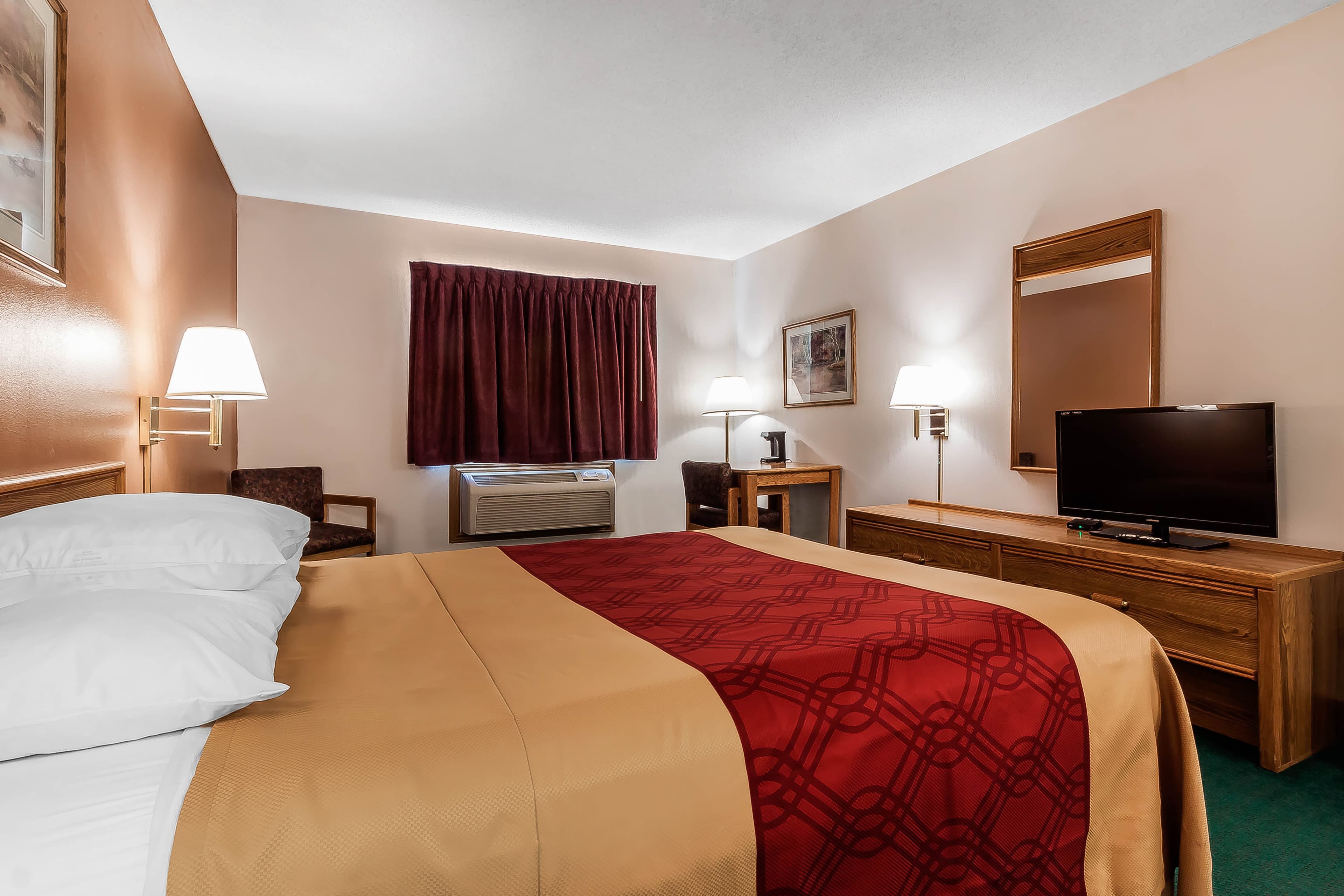 Rodeway Inn Holdrege - Image 5