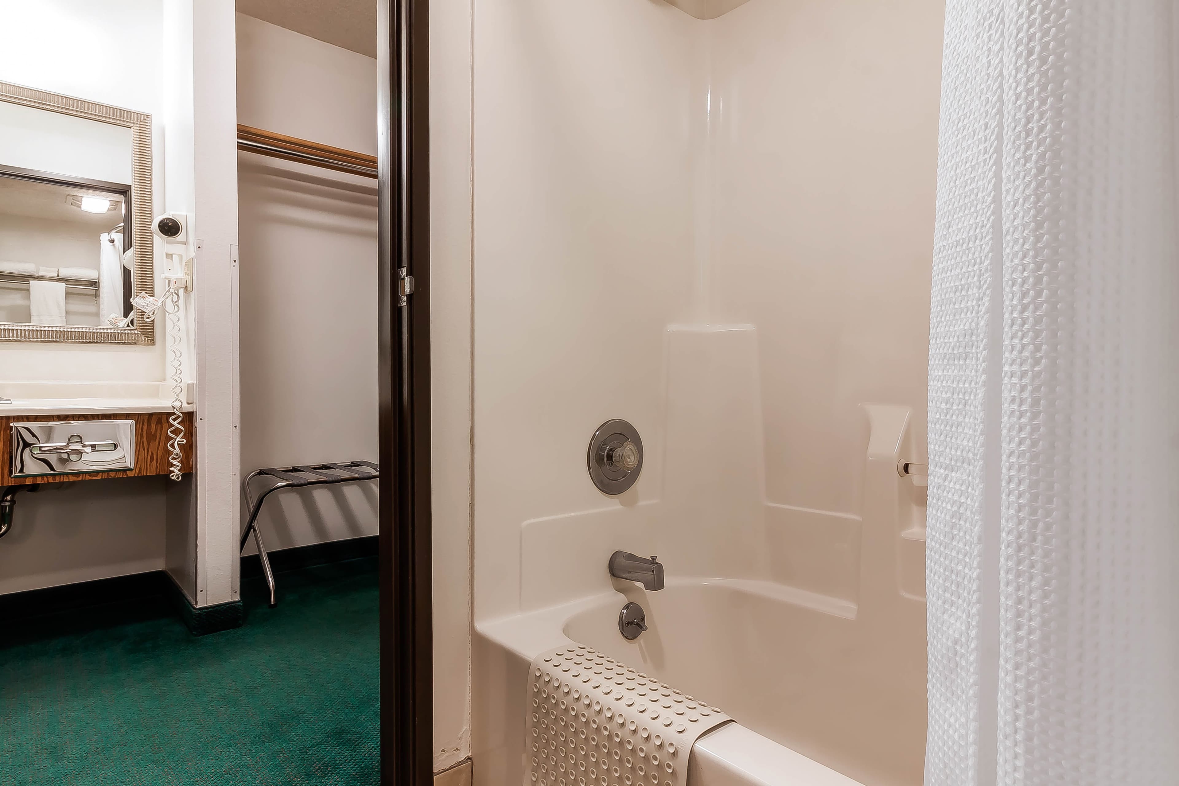 Rodeway Inn Holdrege — 8
