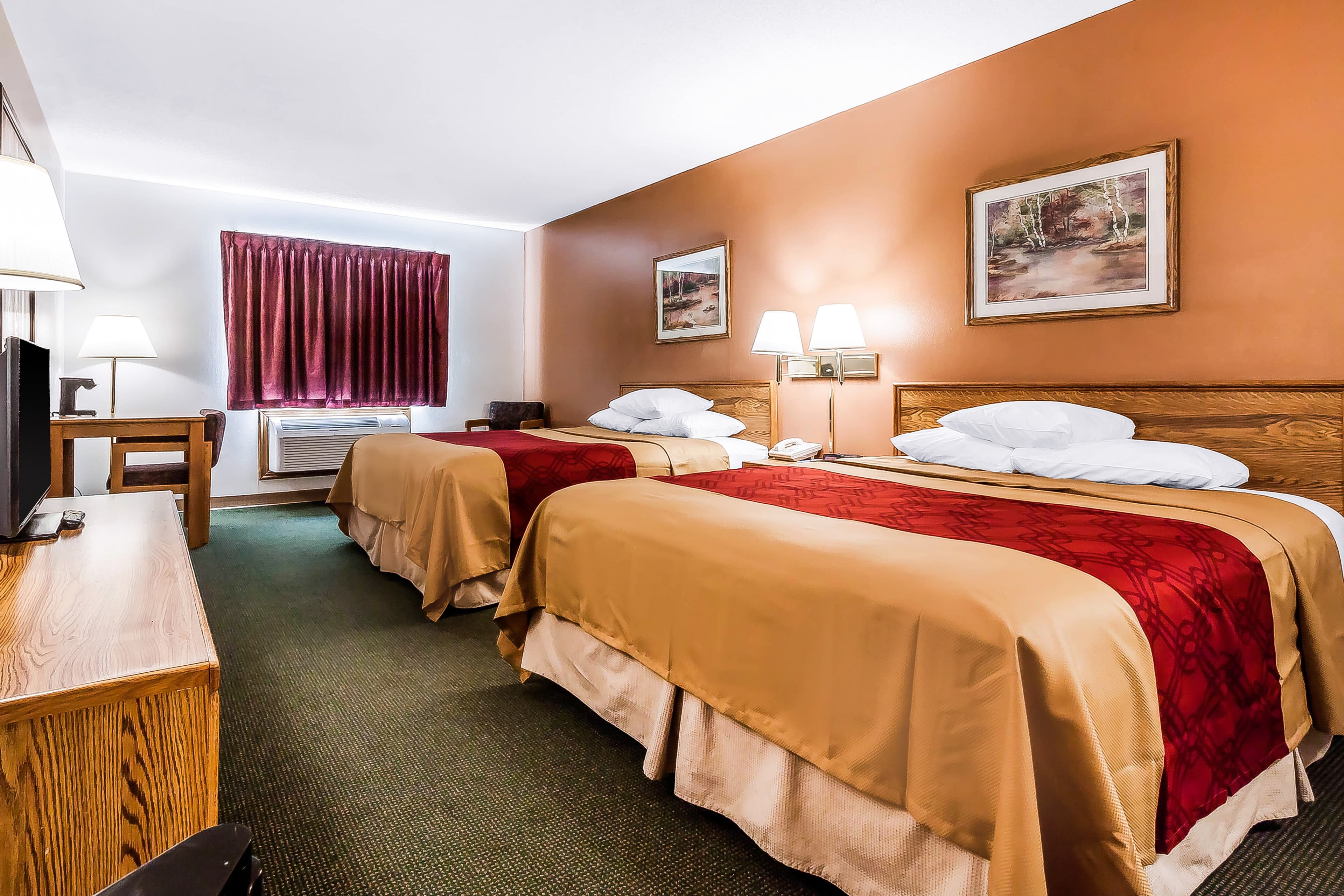 Rodeway Inn Holdrege — 11