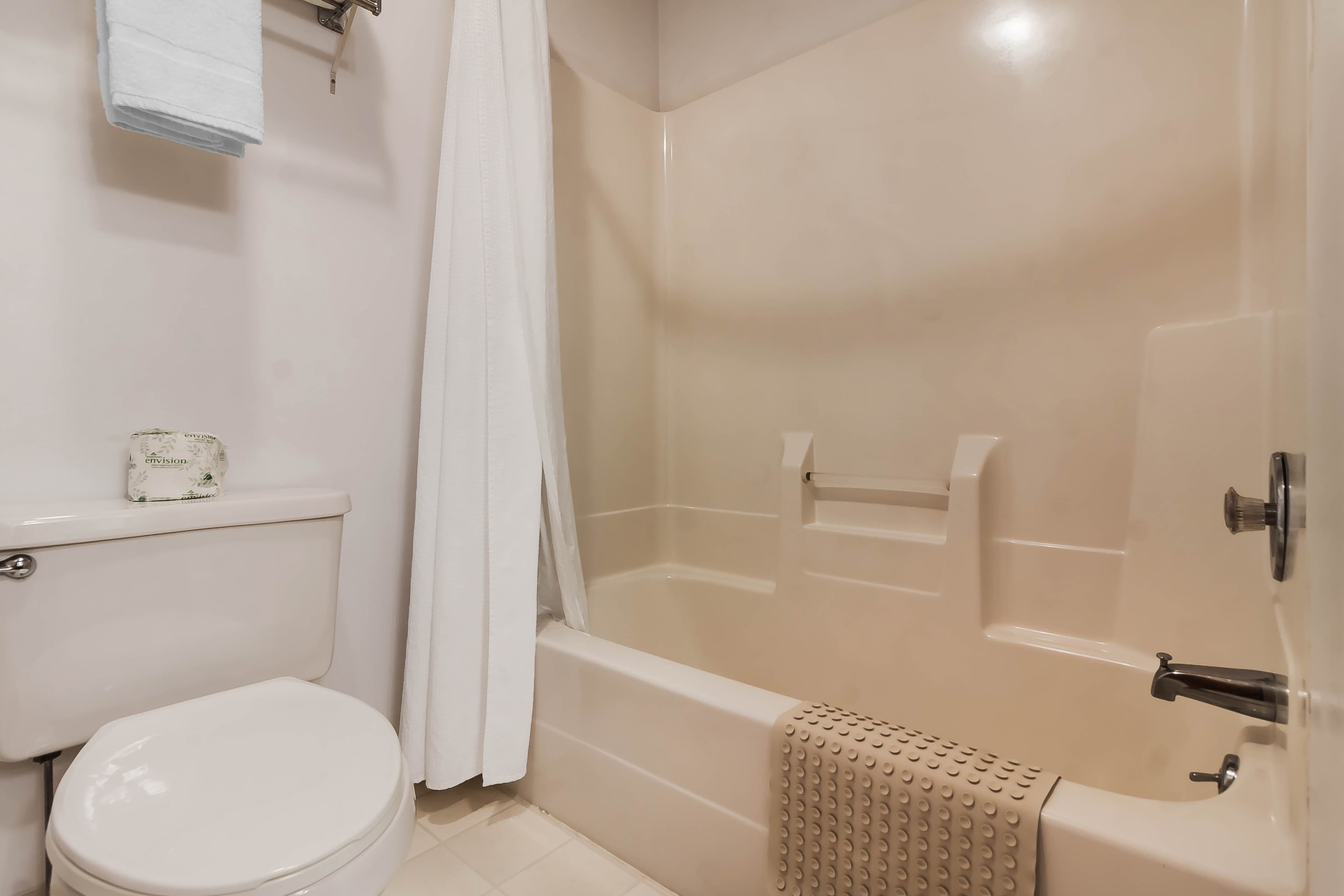 Rodeway Inn Holdrege — 21