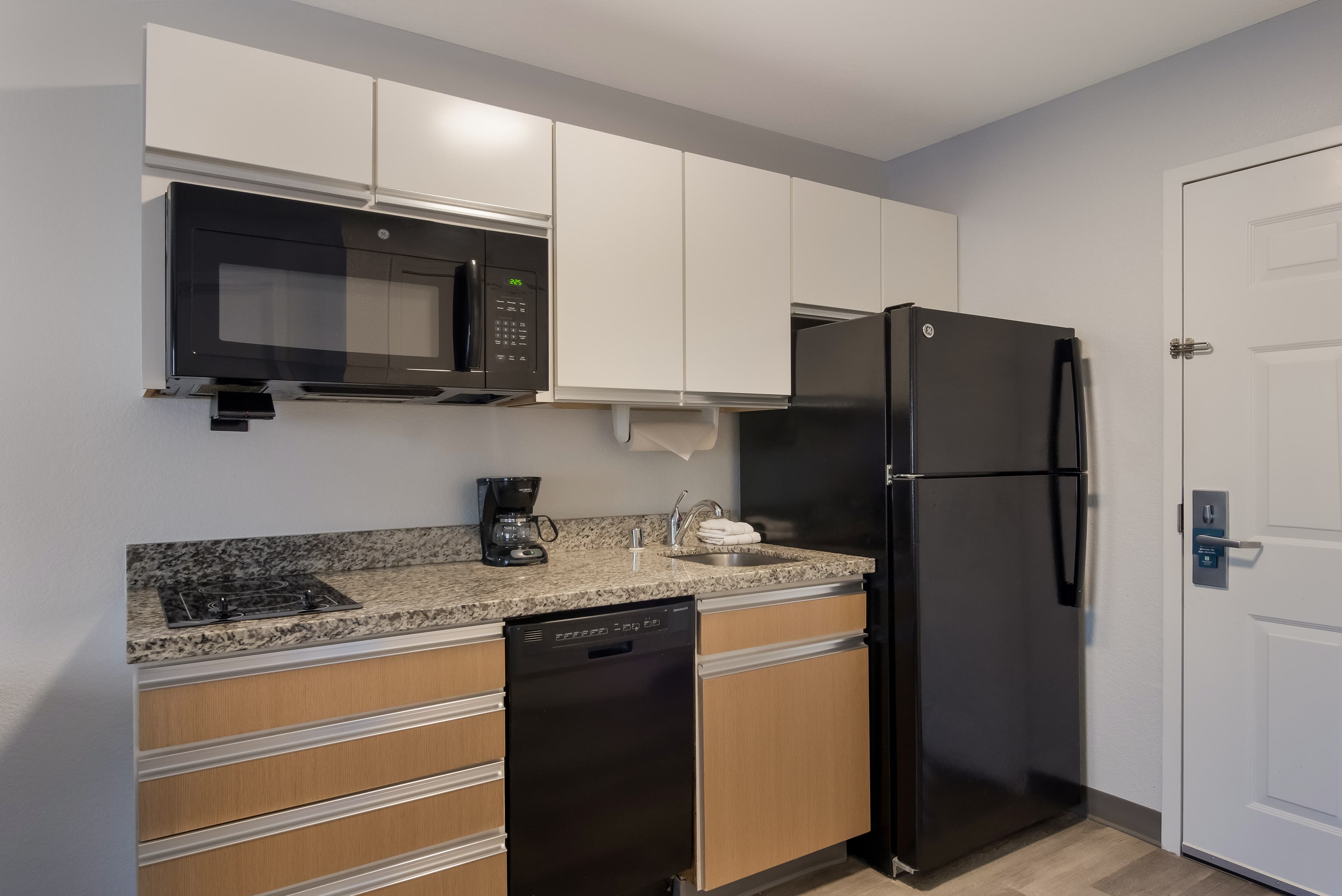 MainStay Suites Omaha Old Mill — 18