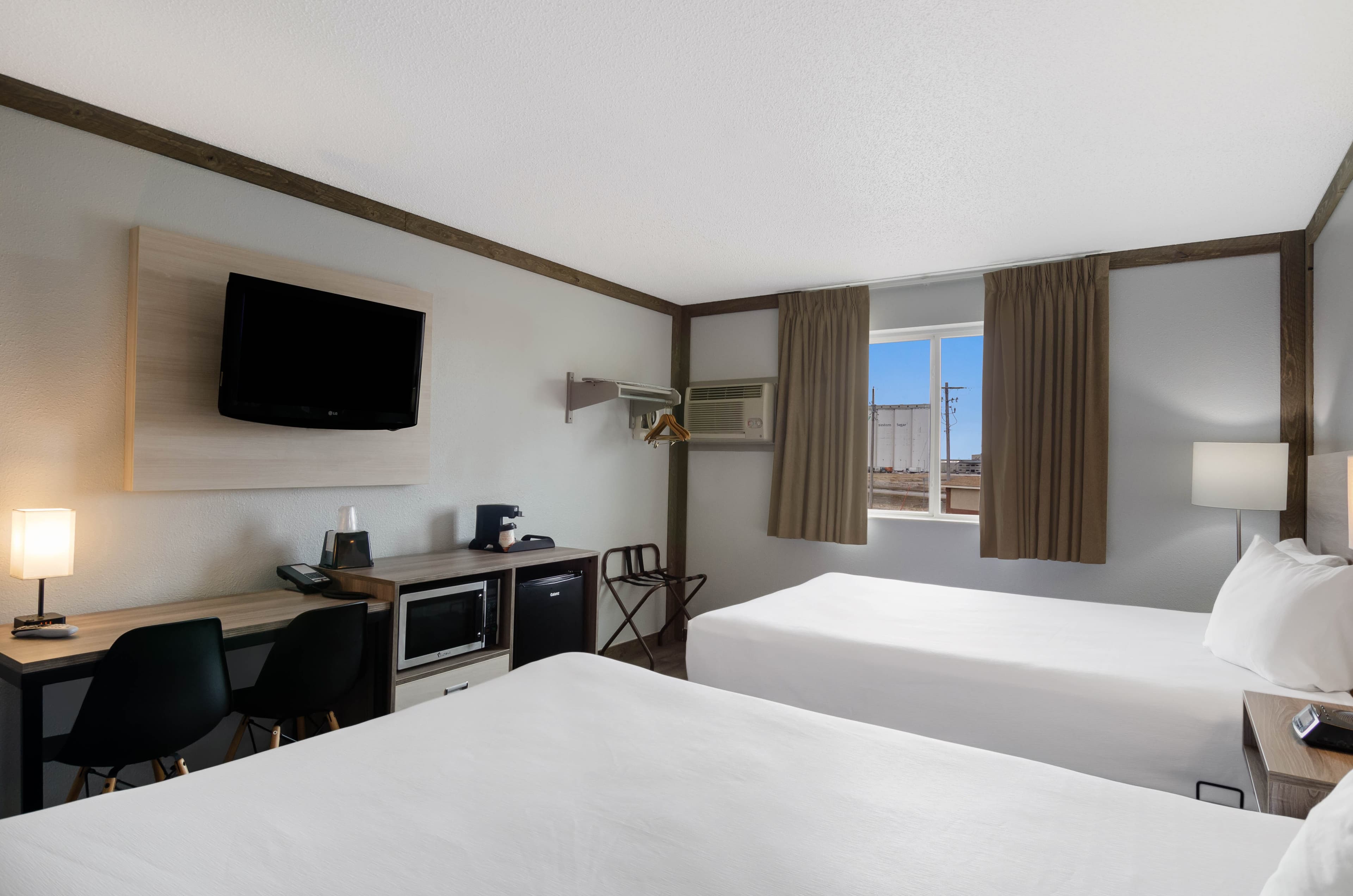 Econo Lodge Scottsbluff — 17