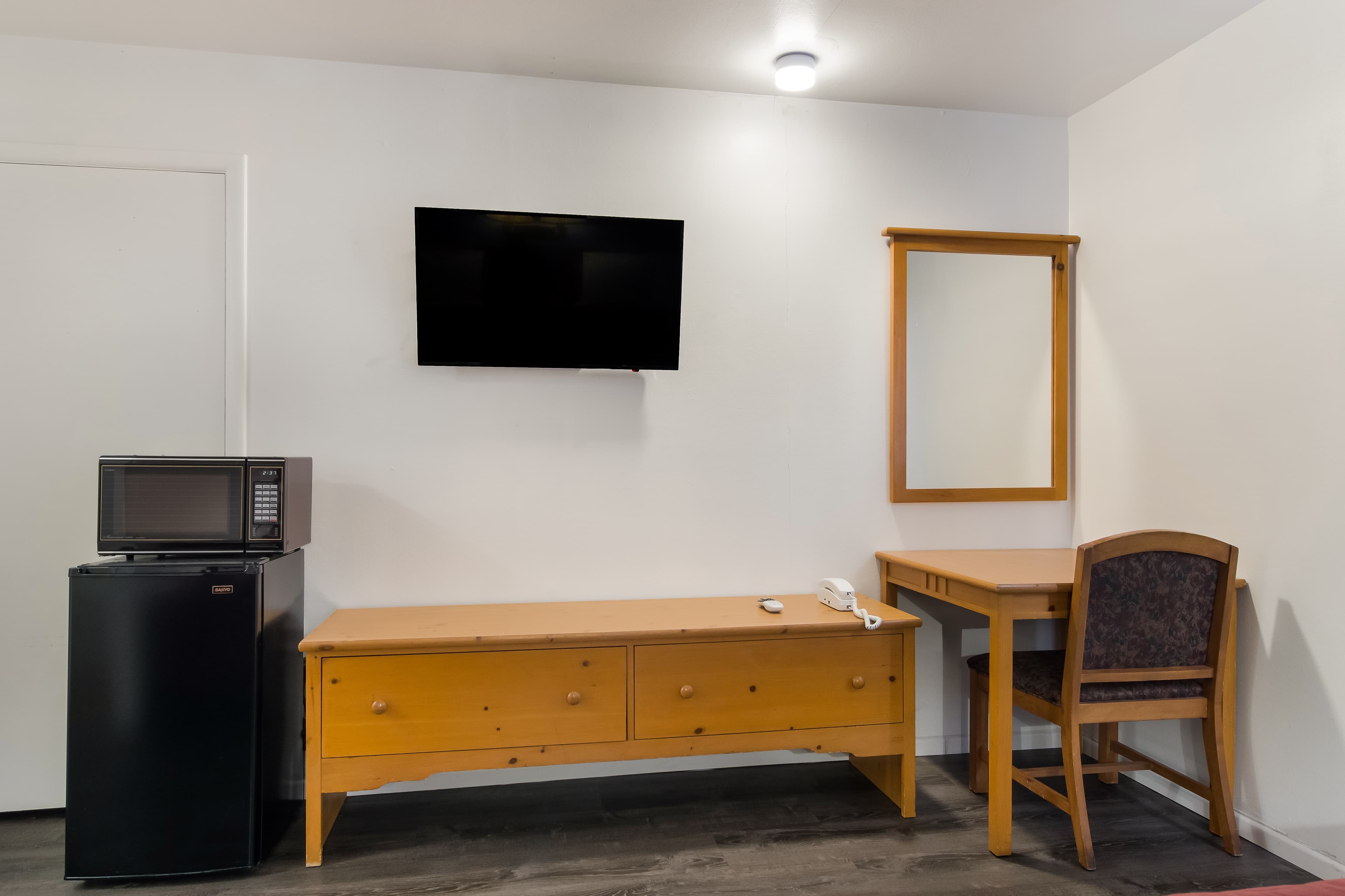 Rodeway Inn & Suites Sidney Historic Downtown I-80 — 13