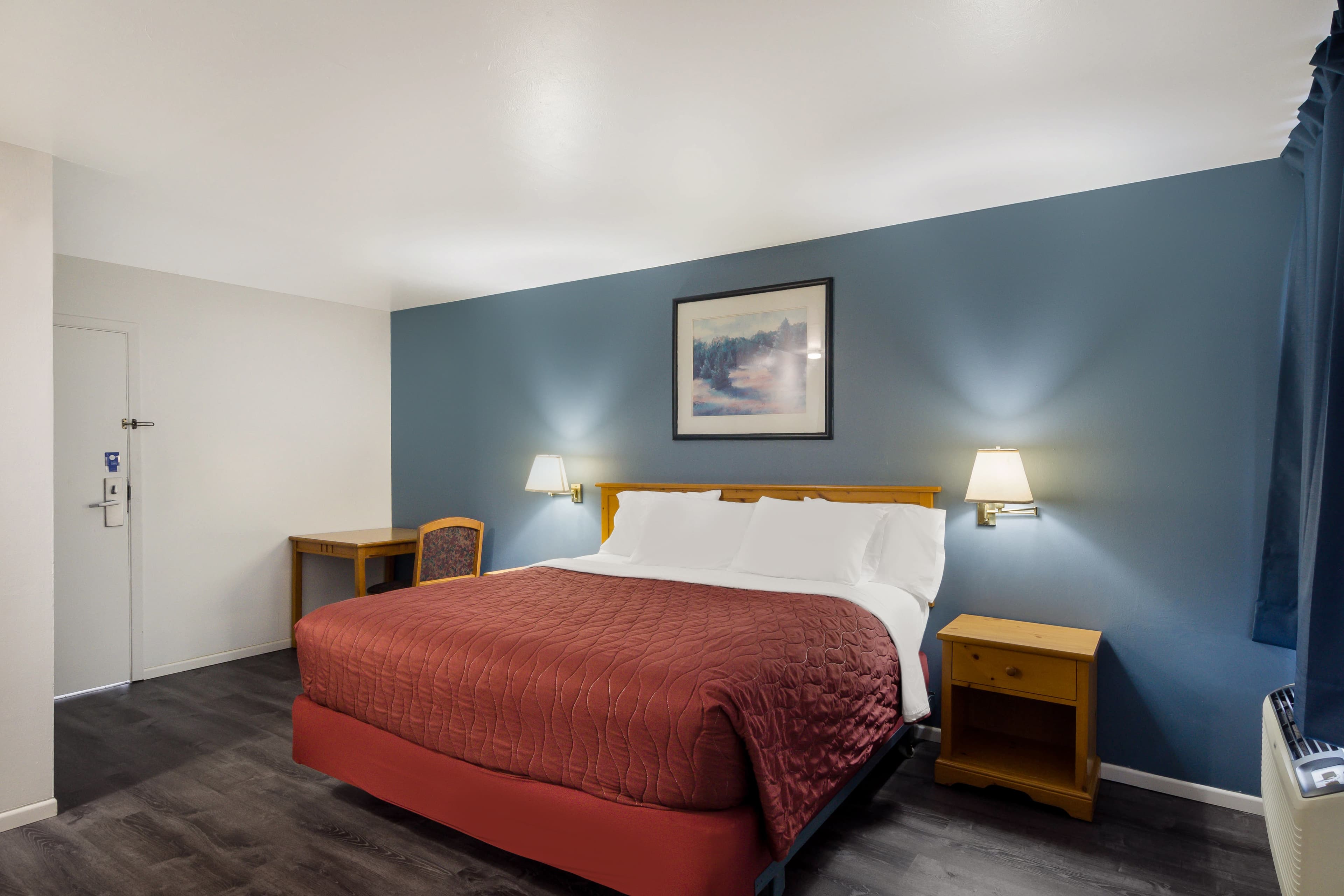 Rodeway Inn & Suites Sidney Historic Downtown I-80 — 6