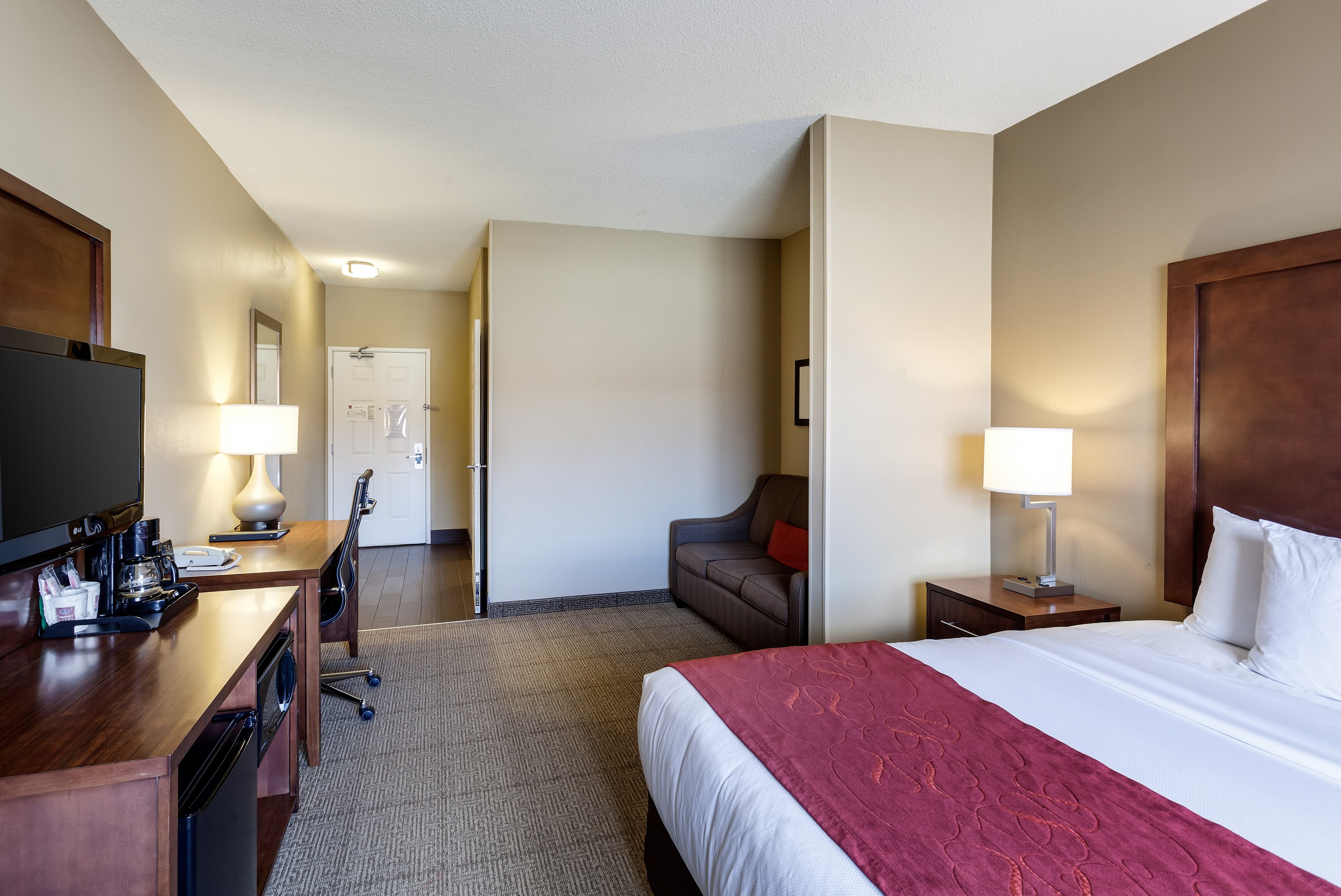 Comfort Suites Lincoln North - Image 3