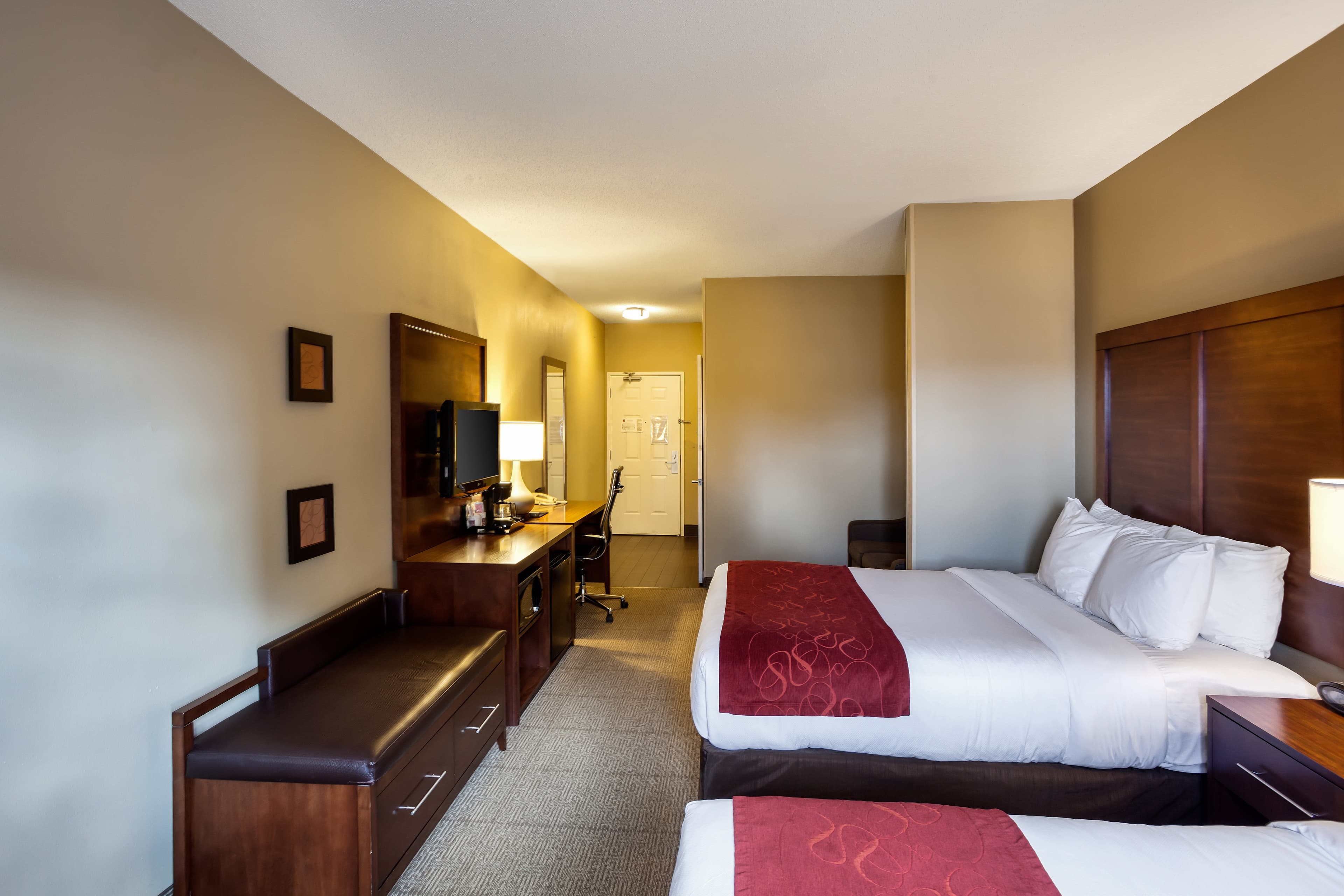 Comfort Suites Lincoln North — 8