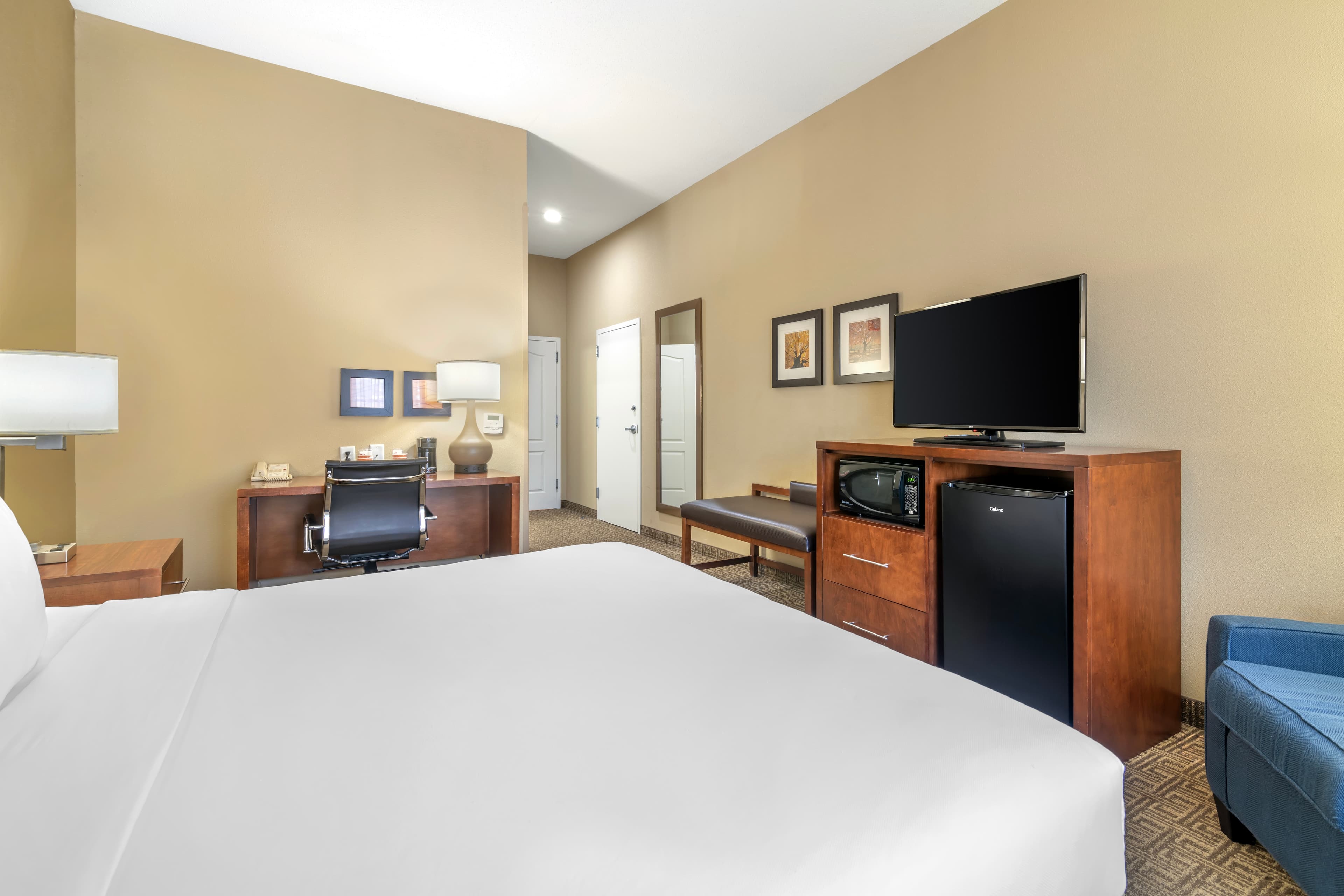 Comfort Inn & Suites Dover-Portsmouth - Image 2