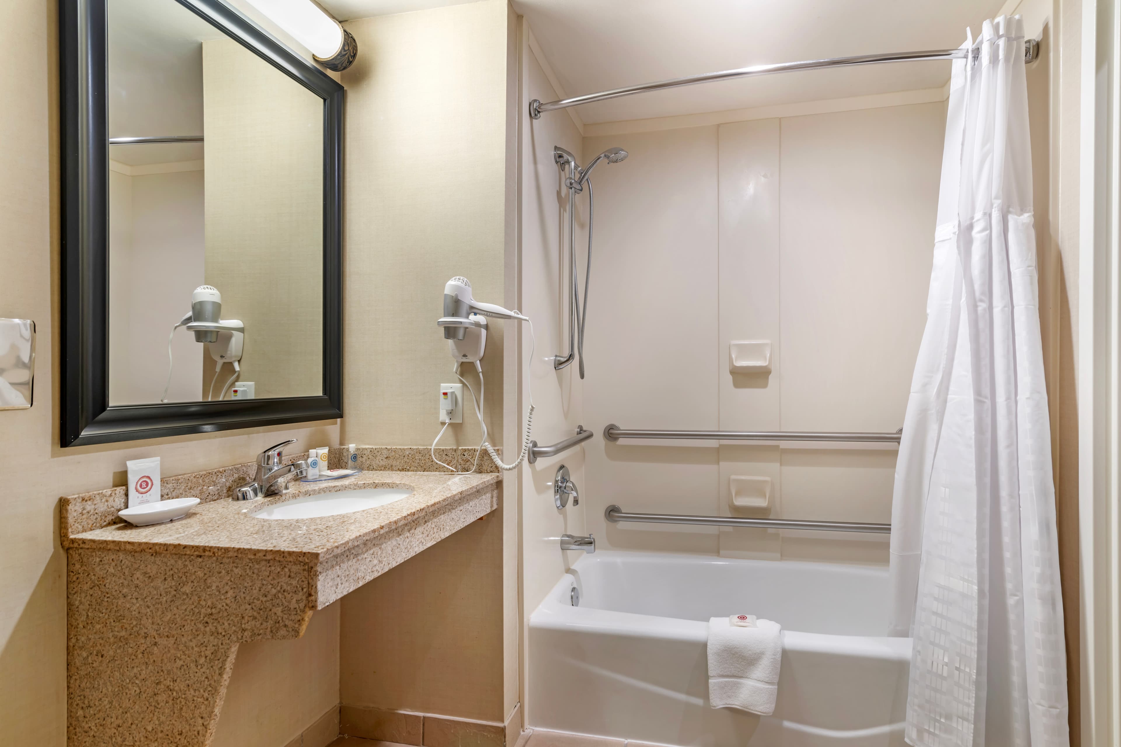 Comfort Inn & Suites Dover-Portsmouth - Image 5