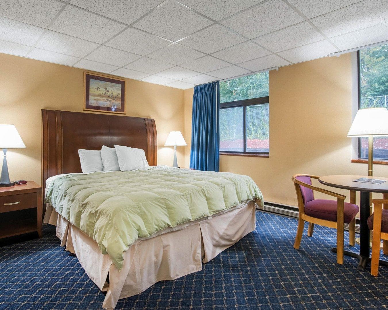 Econo Lodge Manchester — 9
