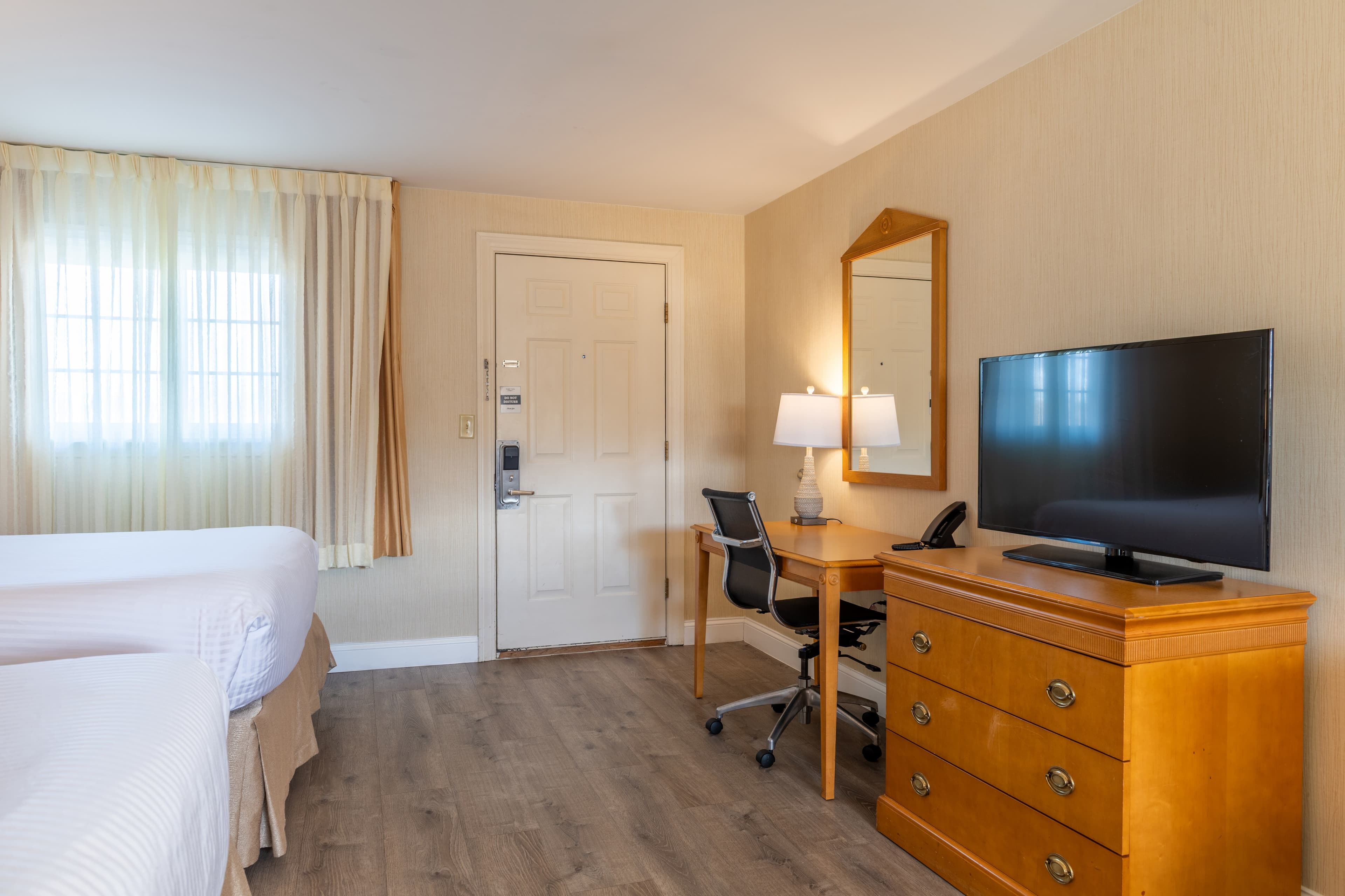Port Inn and Suites Portsmouth, an Ascend Collection Hotel — 9