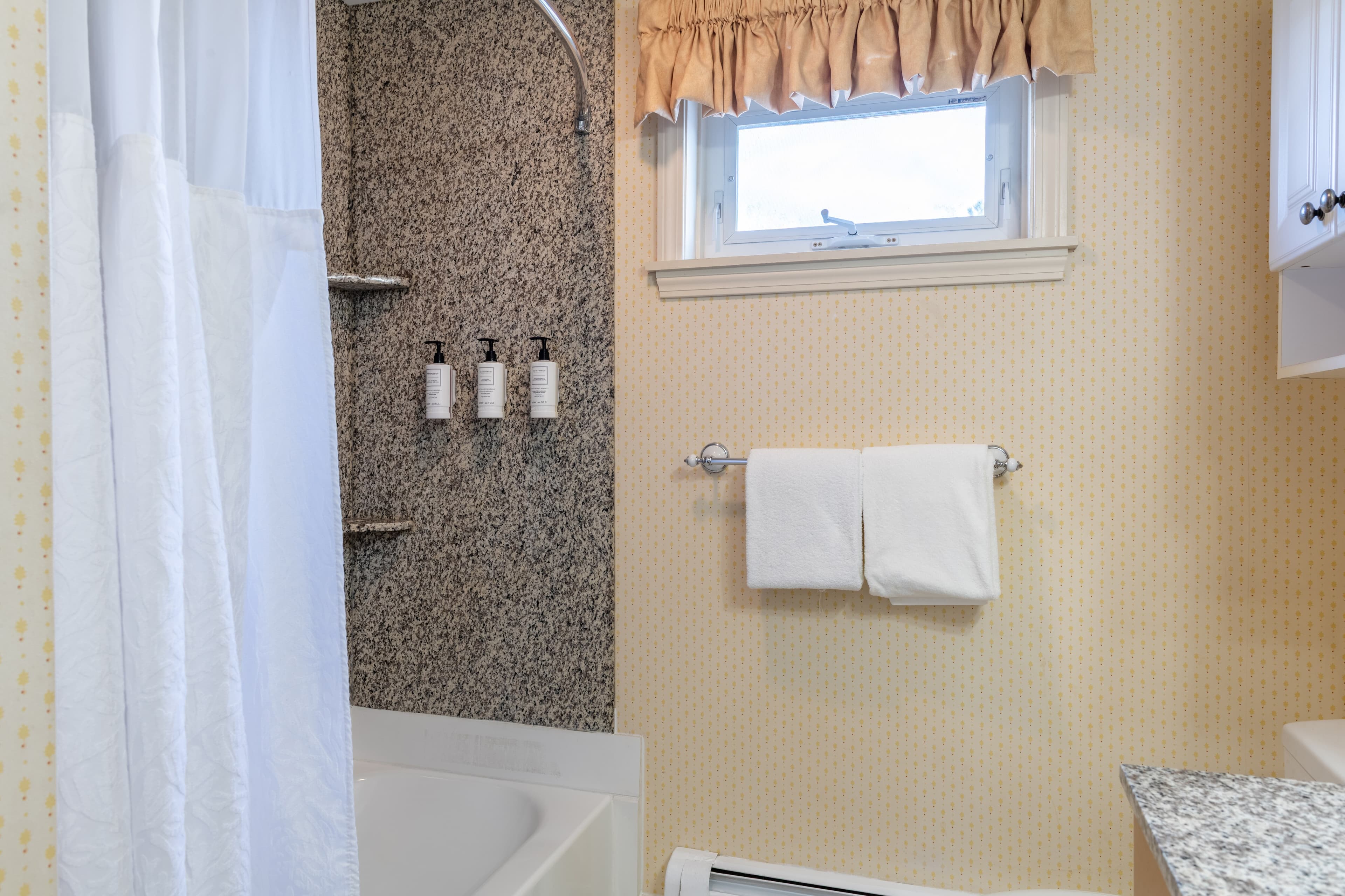 Port Inn and Suites Portsmouth, an Ascend Collection Hotel — 15