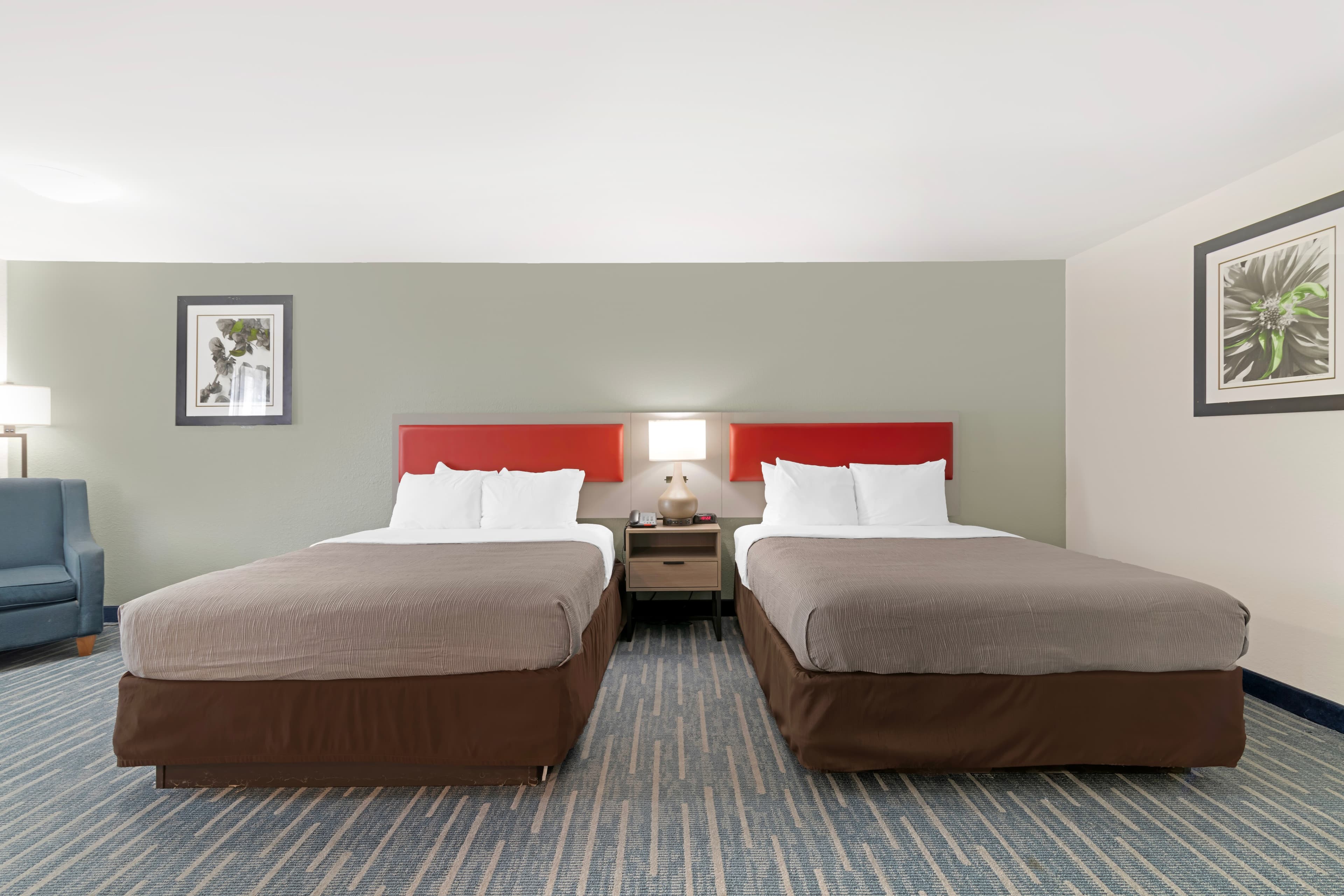 Quality Inn Lebanon - Hanover - Image 2