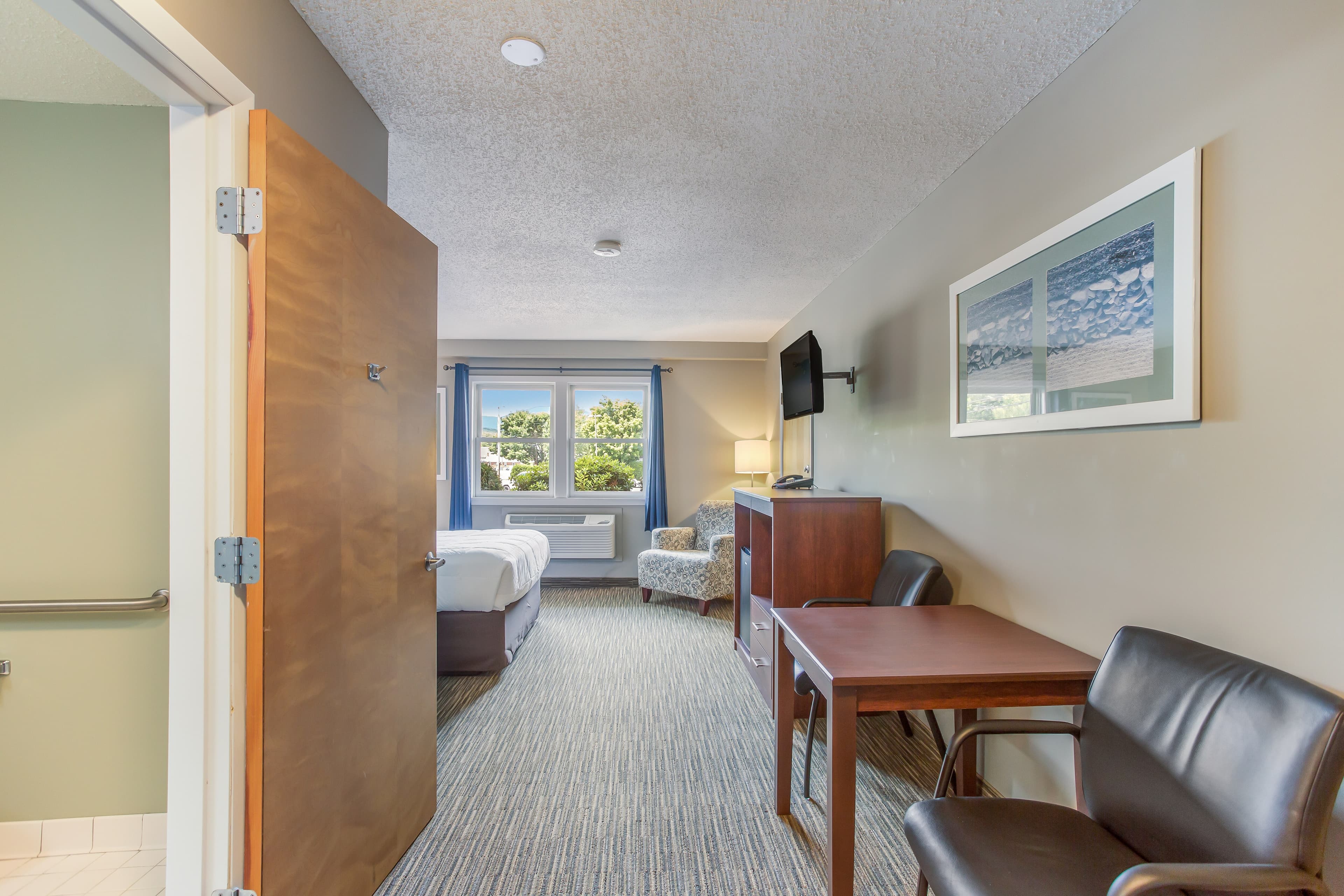 Quality Inn & Suites Gorham Riverside — 6