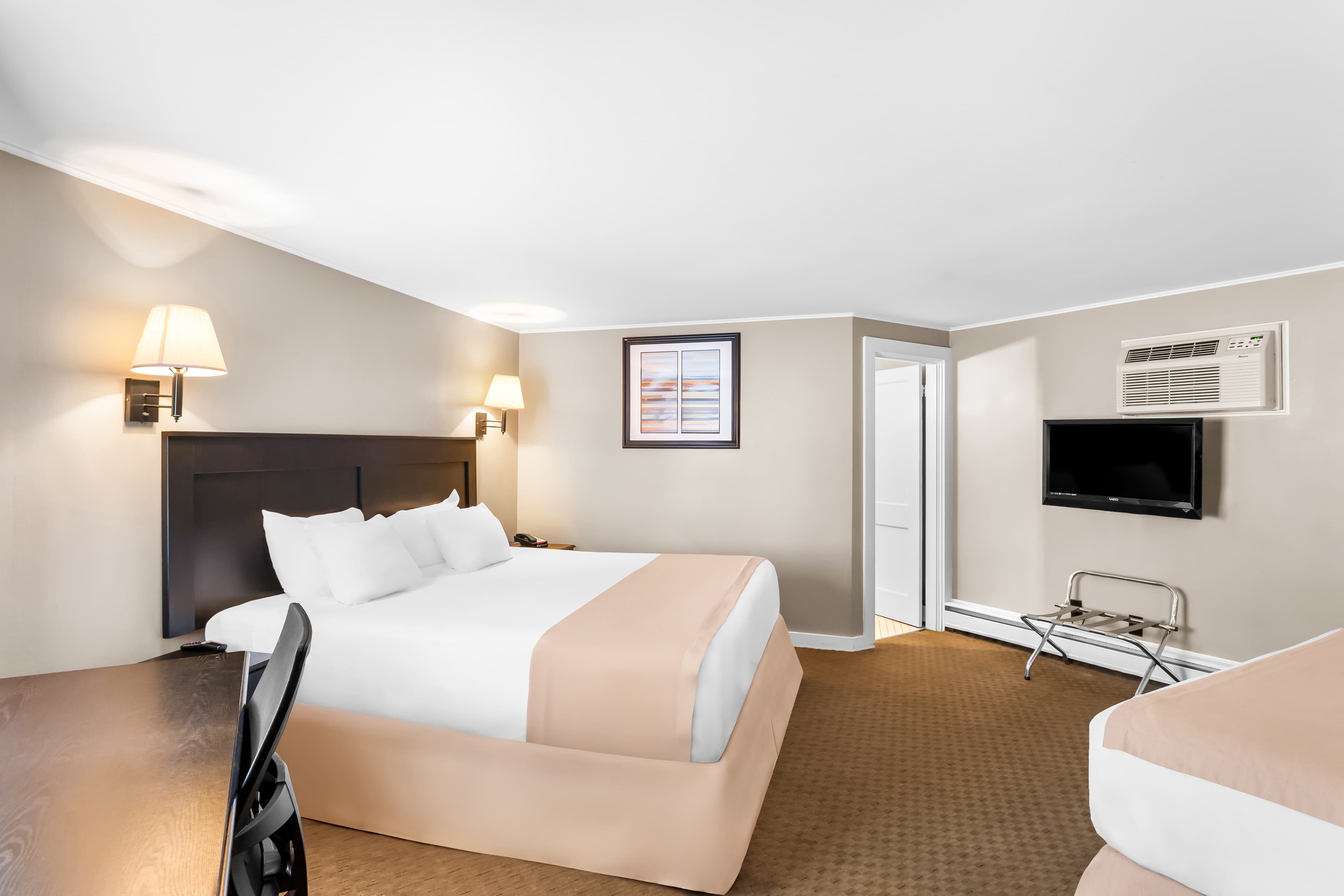 Rodeway Inn Gorham Riverside - Image 5