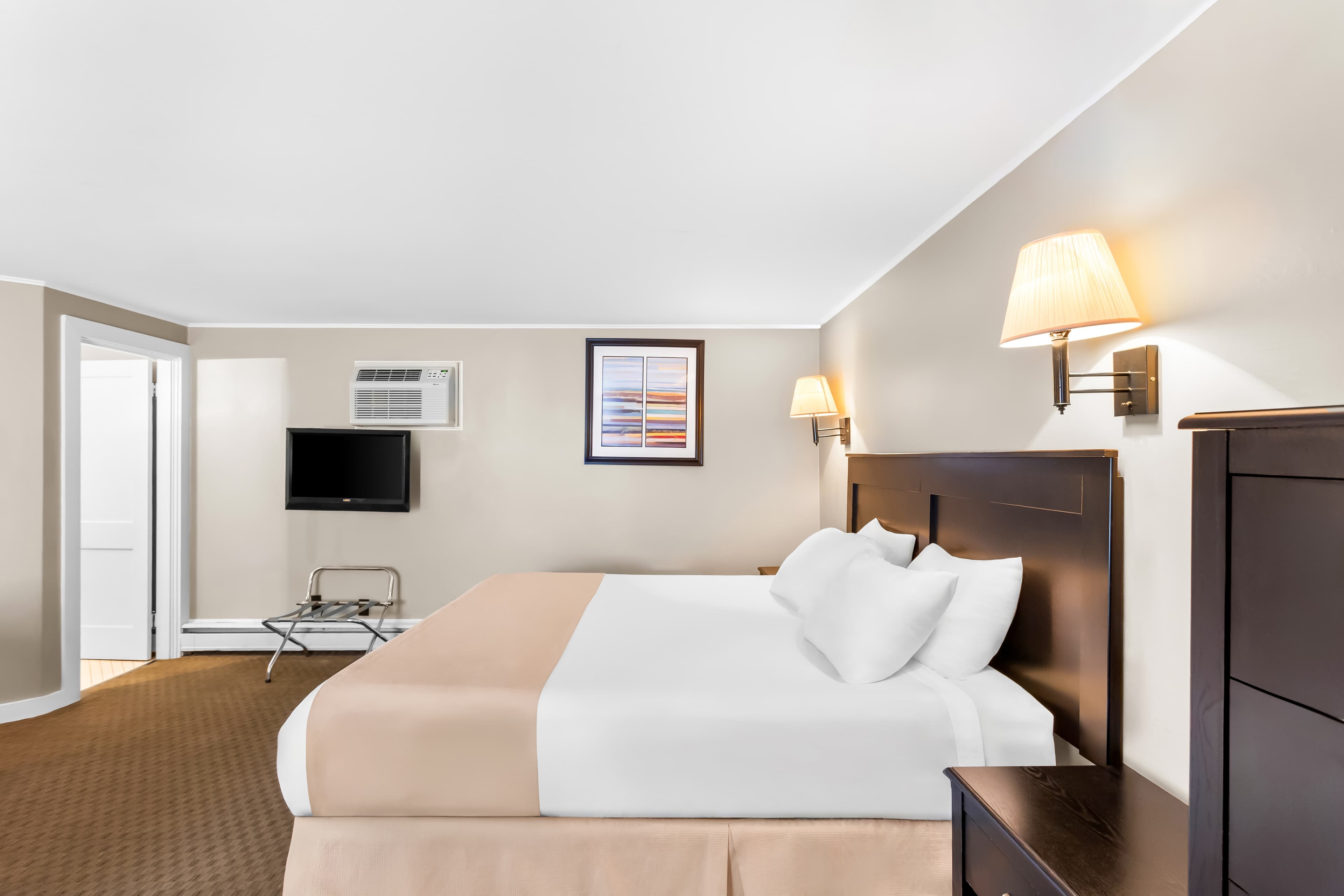 Rodeway Inn Gorham Riverside — 6