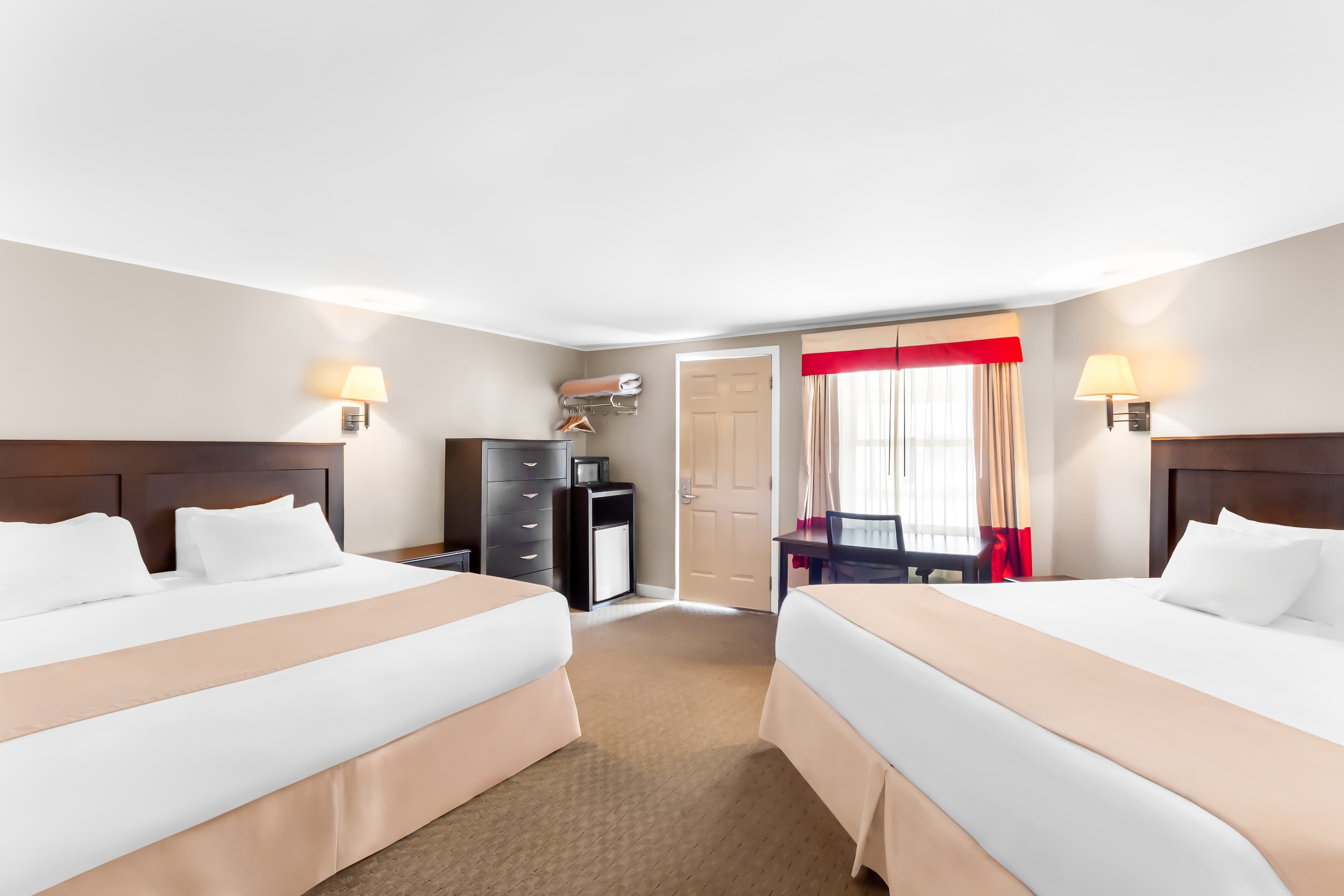 Rodeway Inn Gorham Riverside — 7