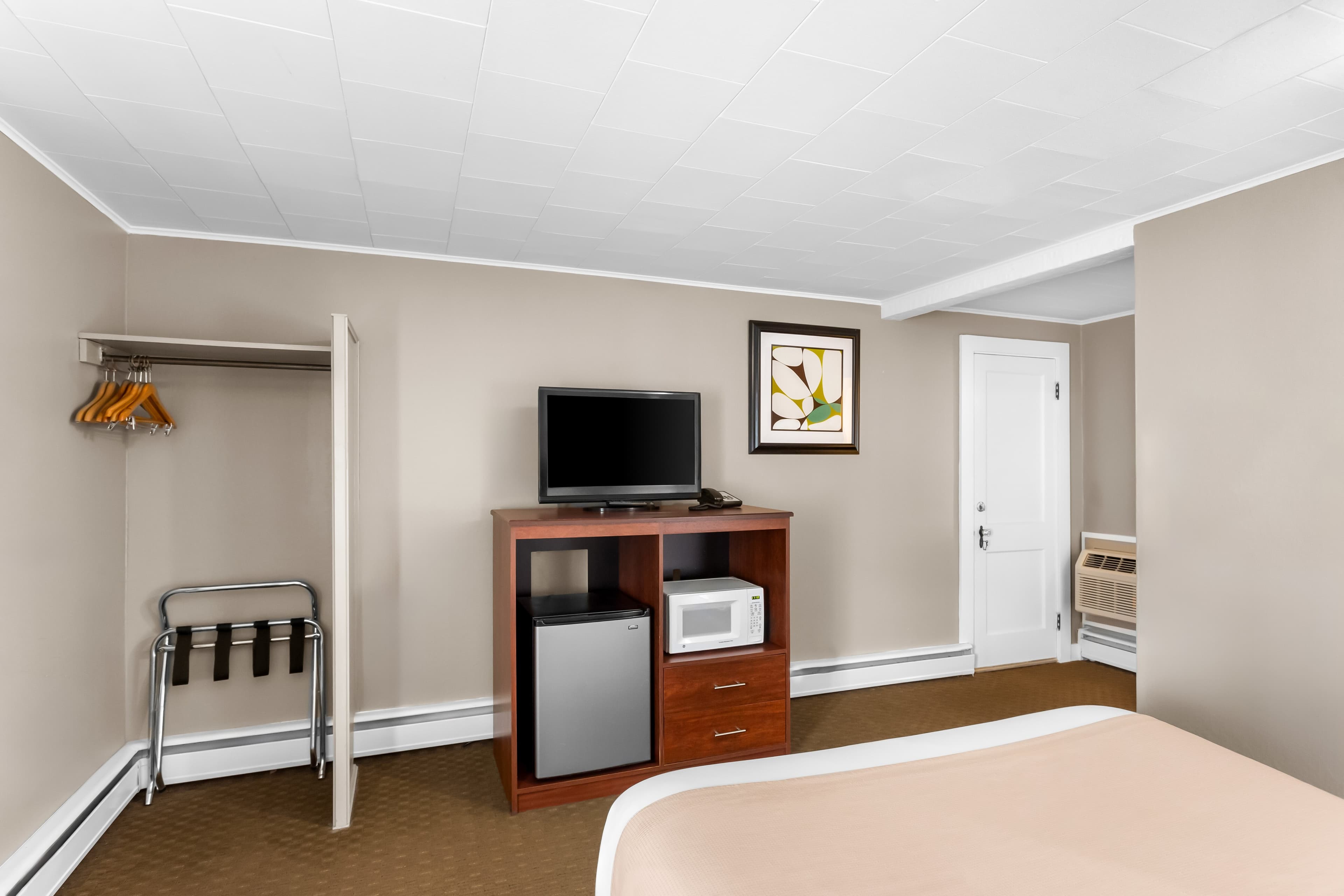 Rodeway Inn Gorham Riverside — 12