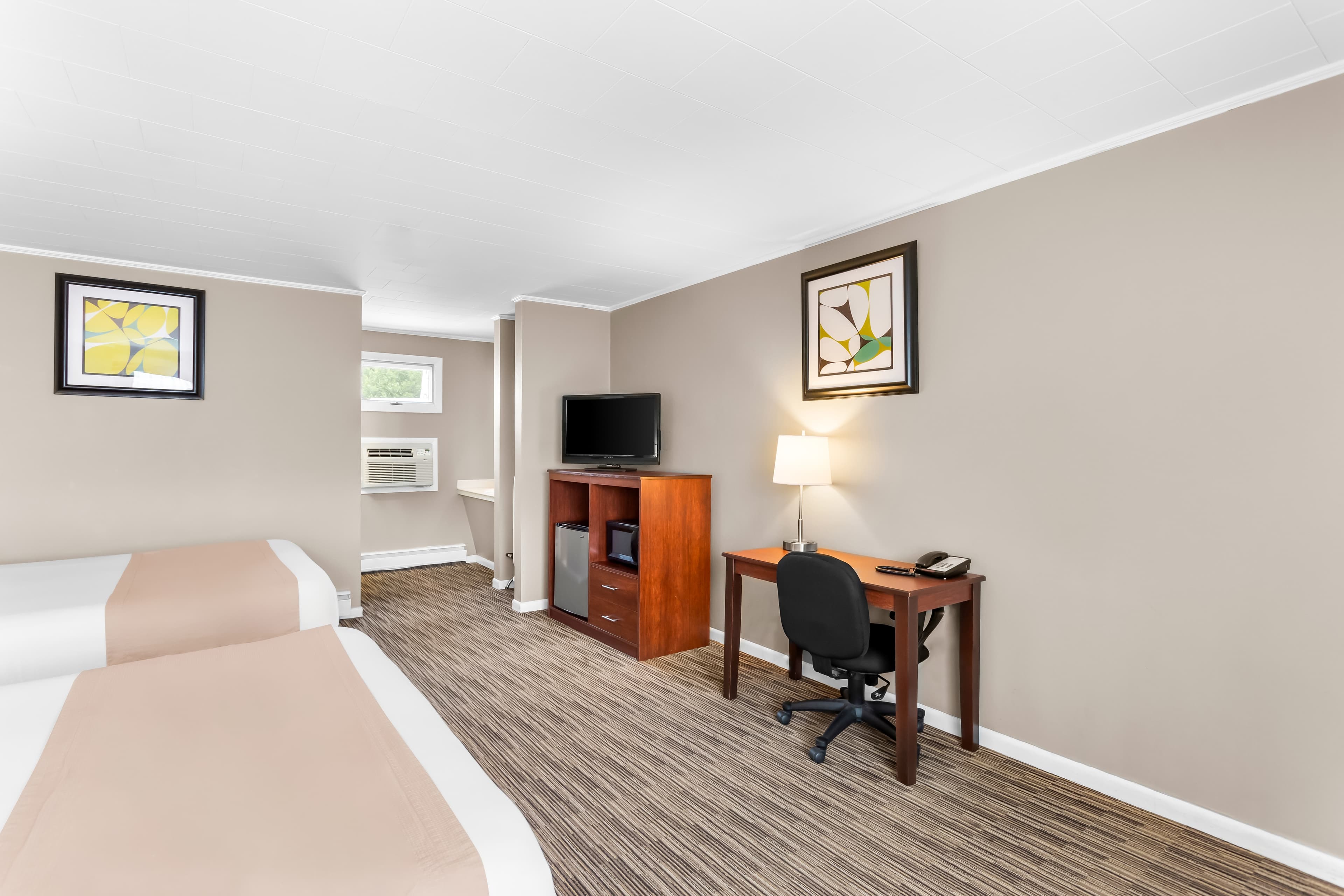 Rodeway Inn Gorham Riverside — 15
