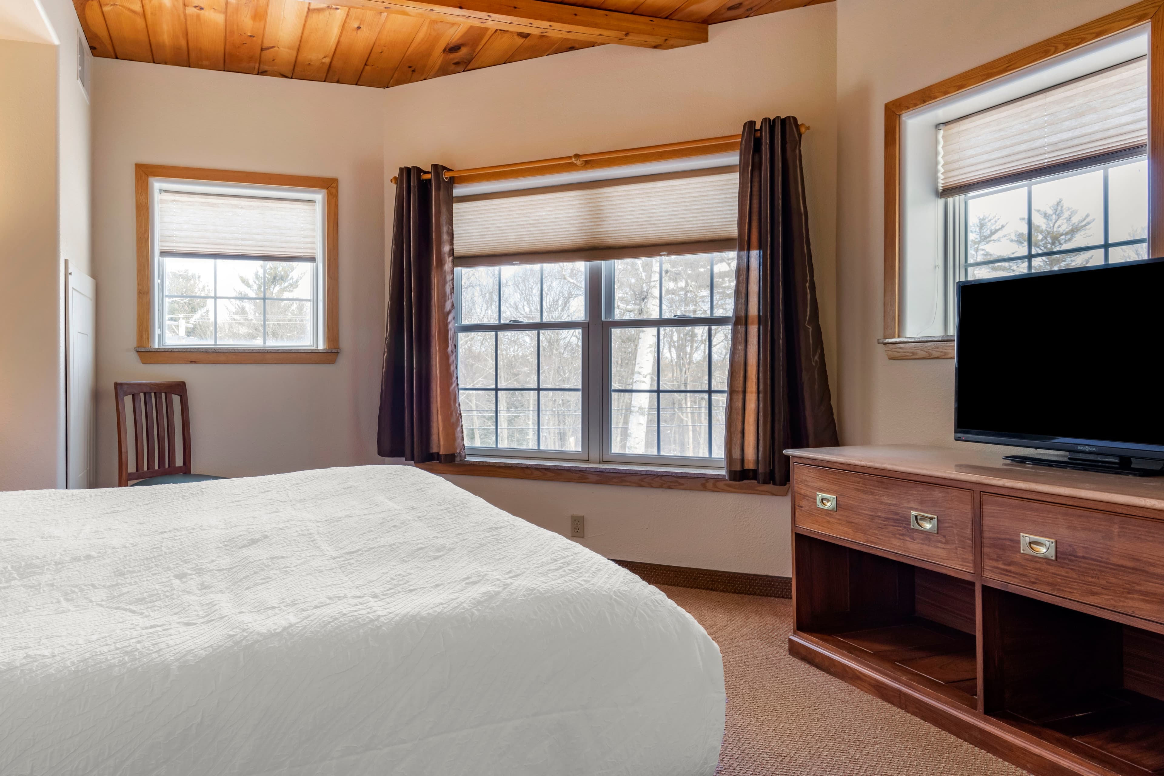 Mountain Edge Suites at Sunapee, an Ascend Collection Hotel — 8