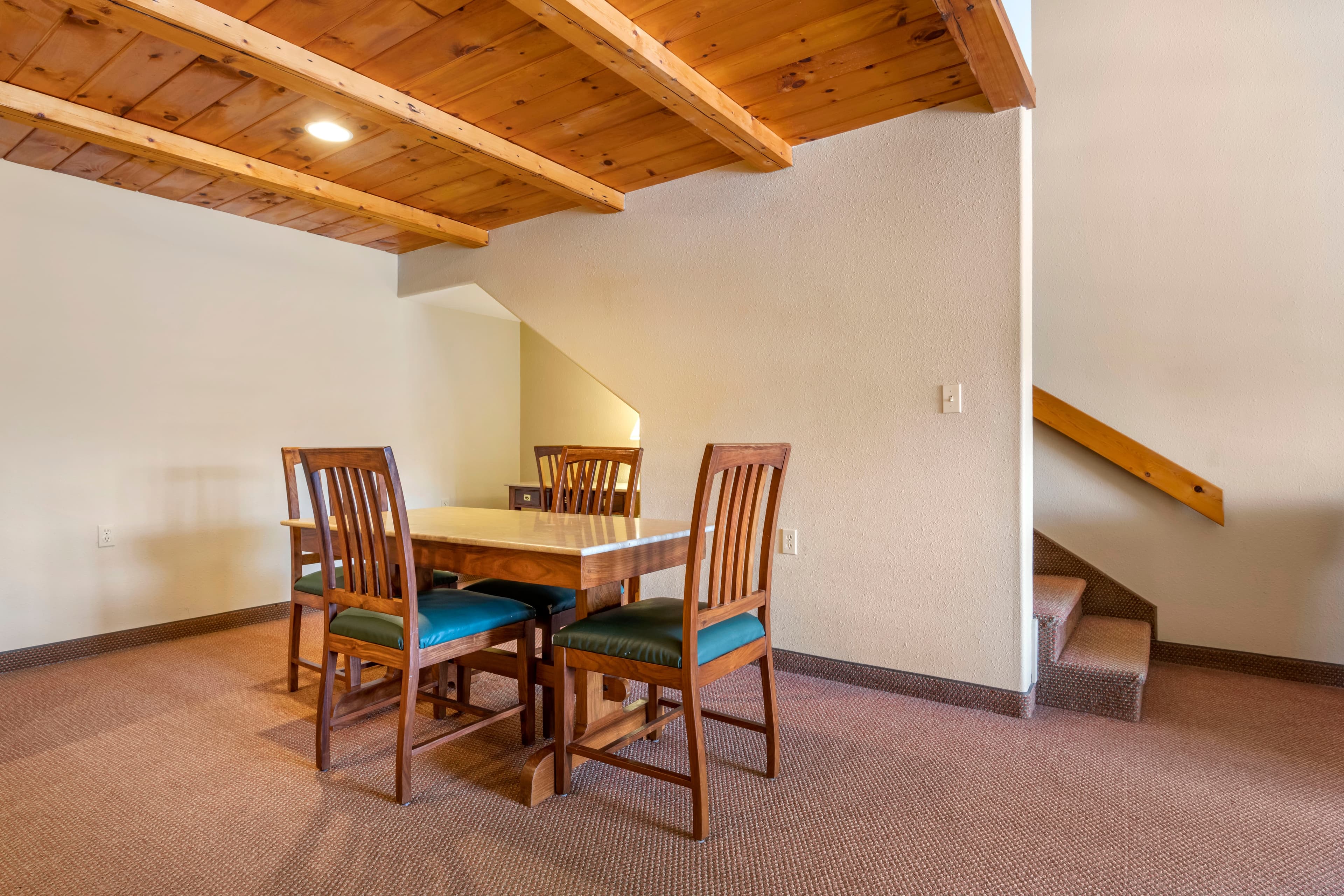 Mountain Edge Suites at Sunapee, an Ascend Collection Hotel — 20