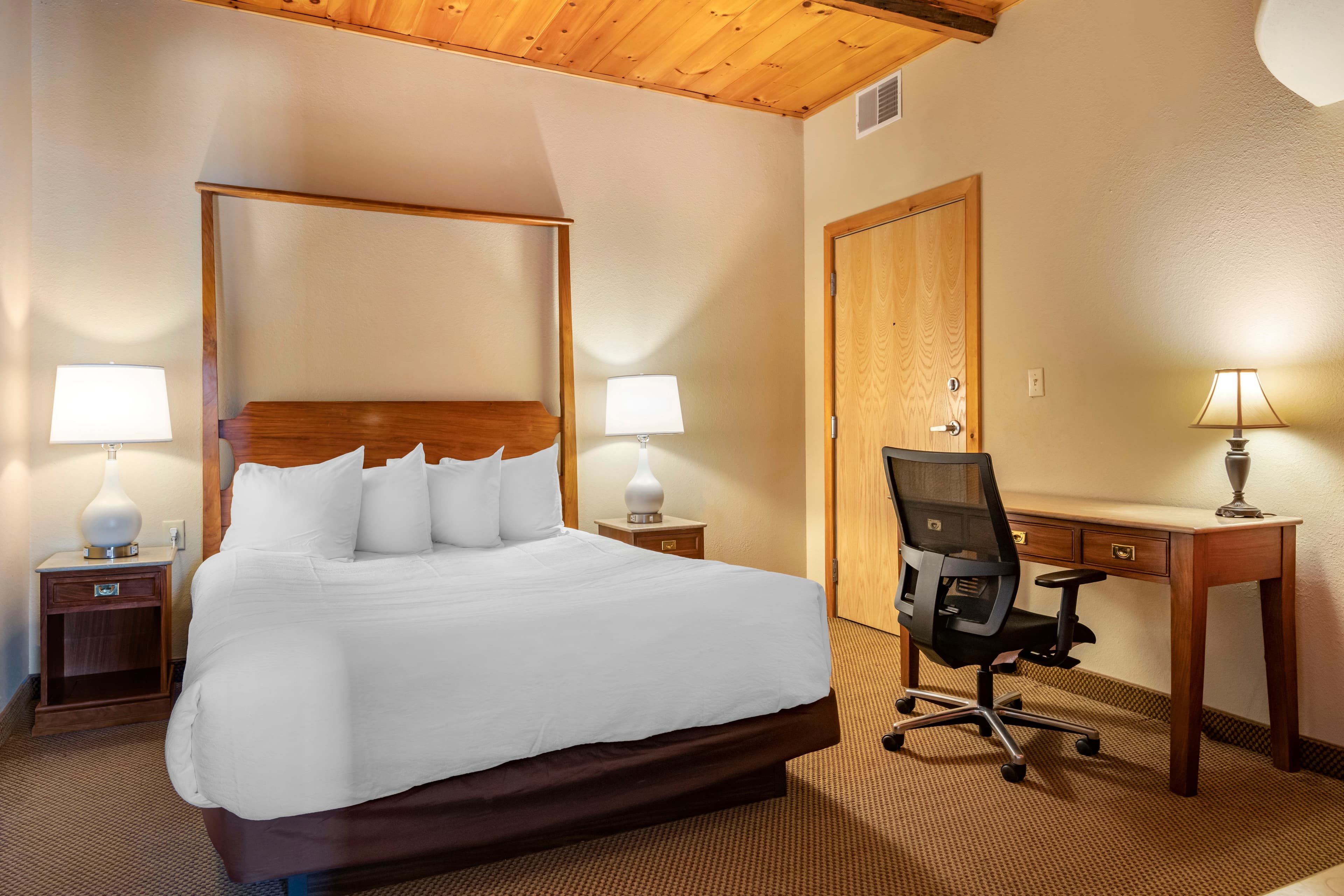 Mountain Edge Suites at Sunapee, an Ascend Collection Hotel - Image 5
