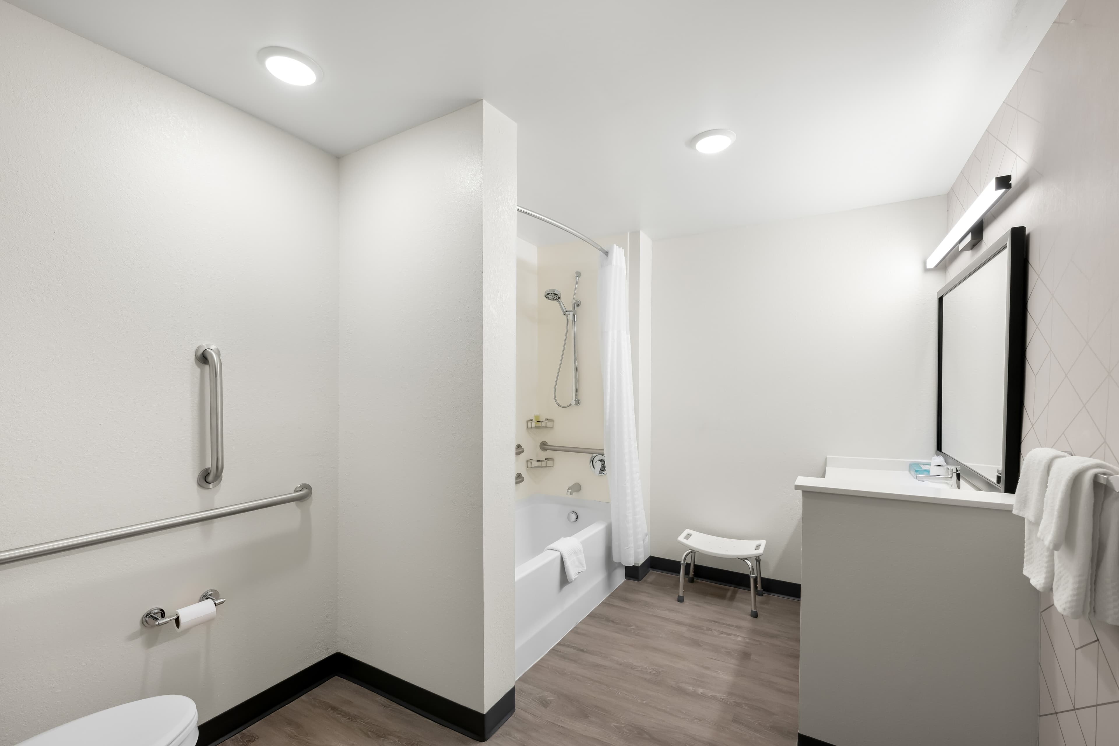 Everhome Suites Portsmouth - Newington — 12