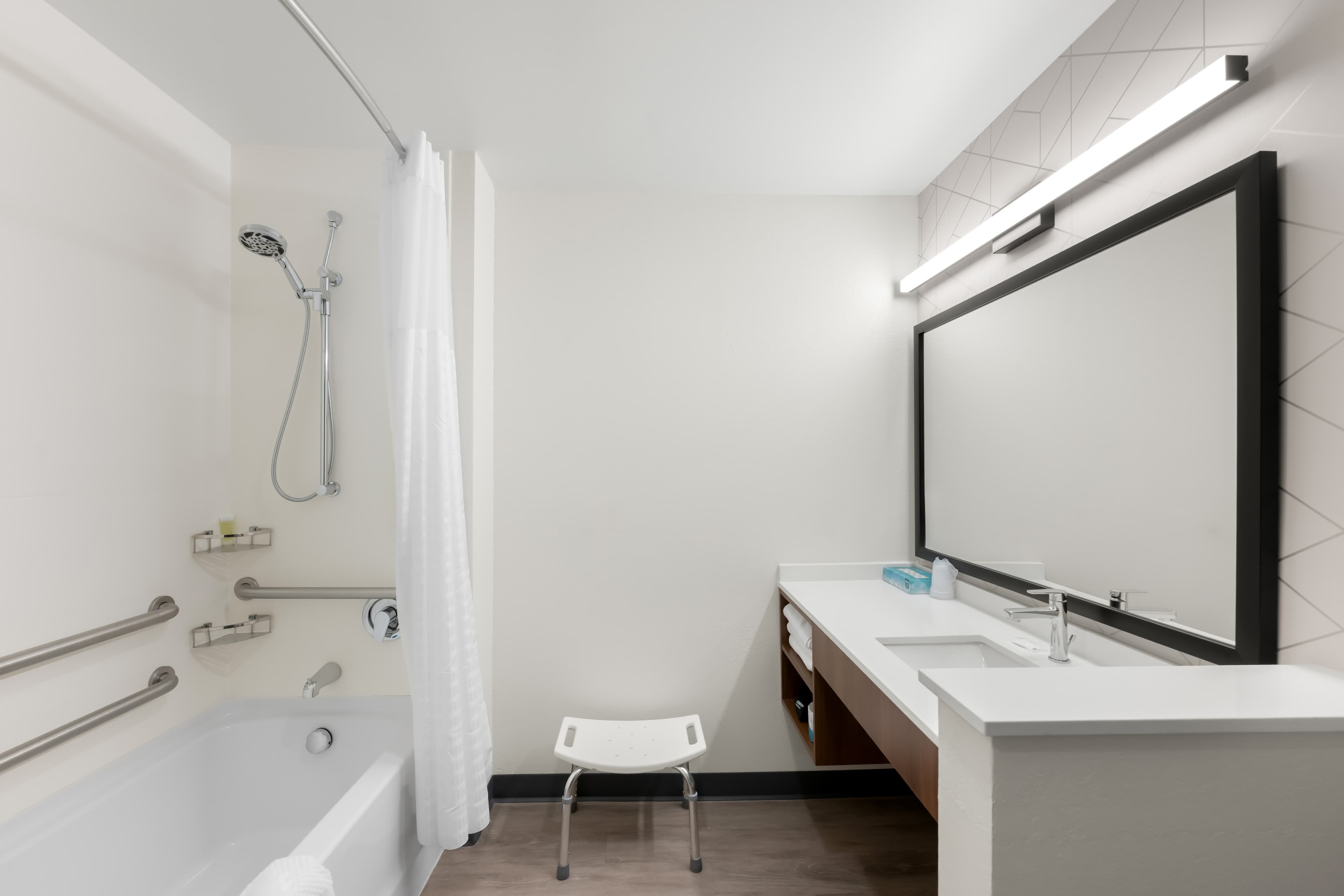 Everhome Suites Portsmouth - Newington — 13