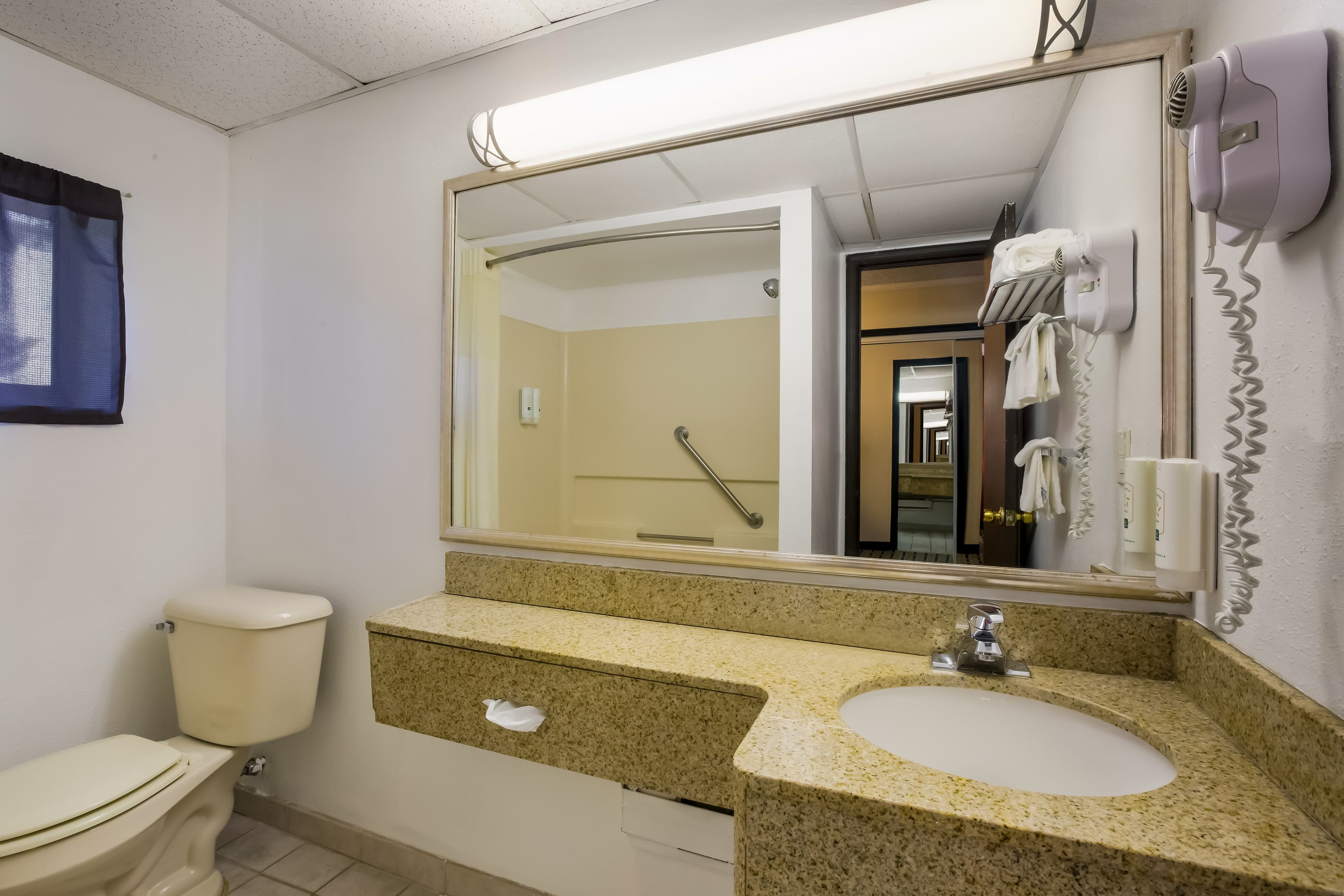 Quality Inn & Suites Millville — 12