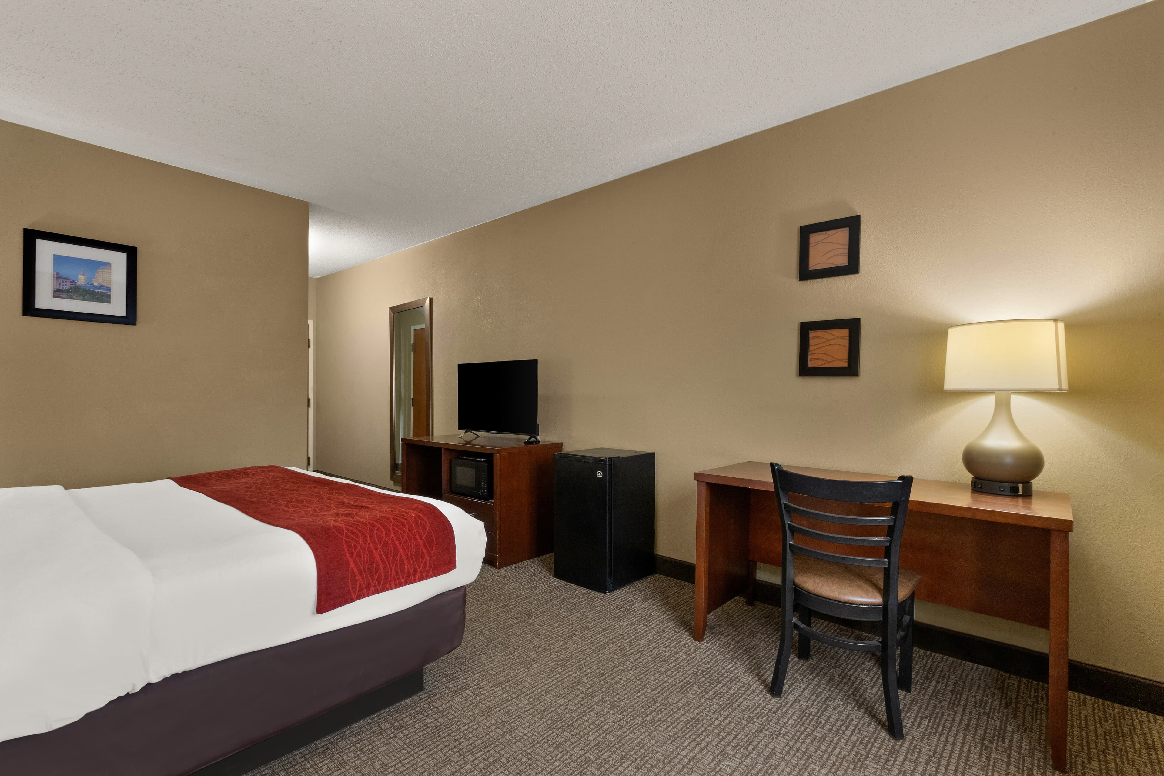 Comfort Inn Bordentown near NJ Turnpike - Image 4