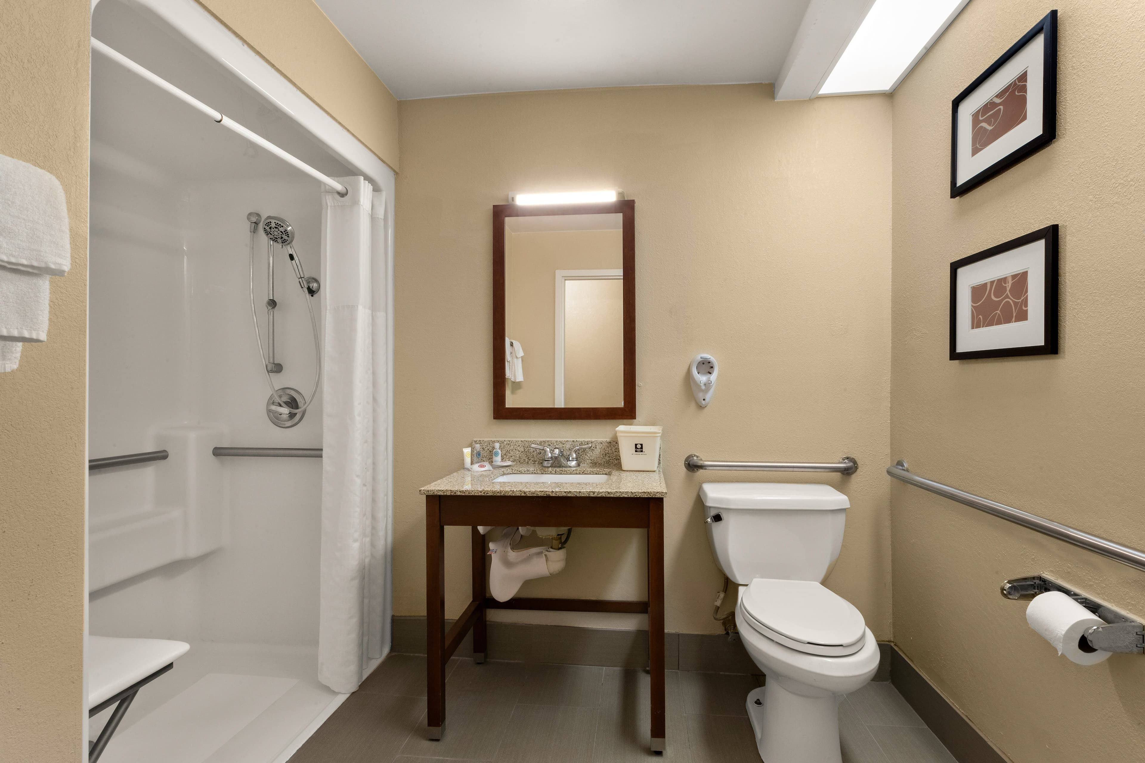 Comfort Inn Bordentown near NJ Turnpike - Image 5
