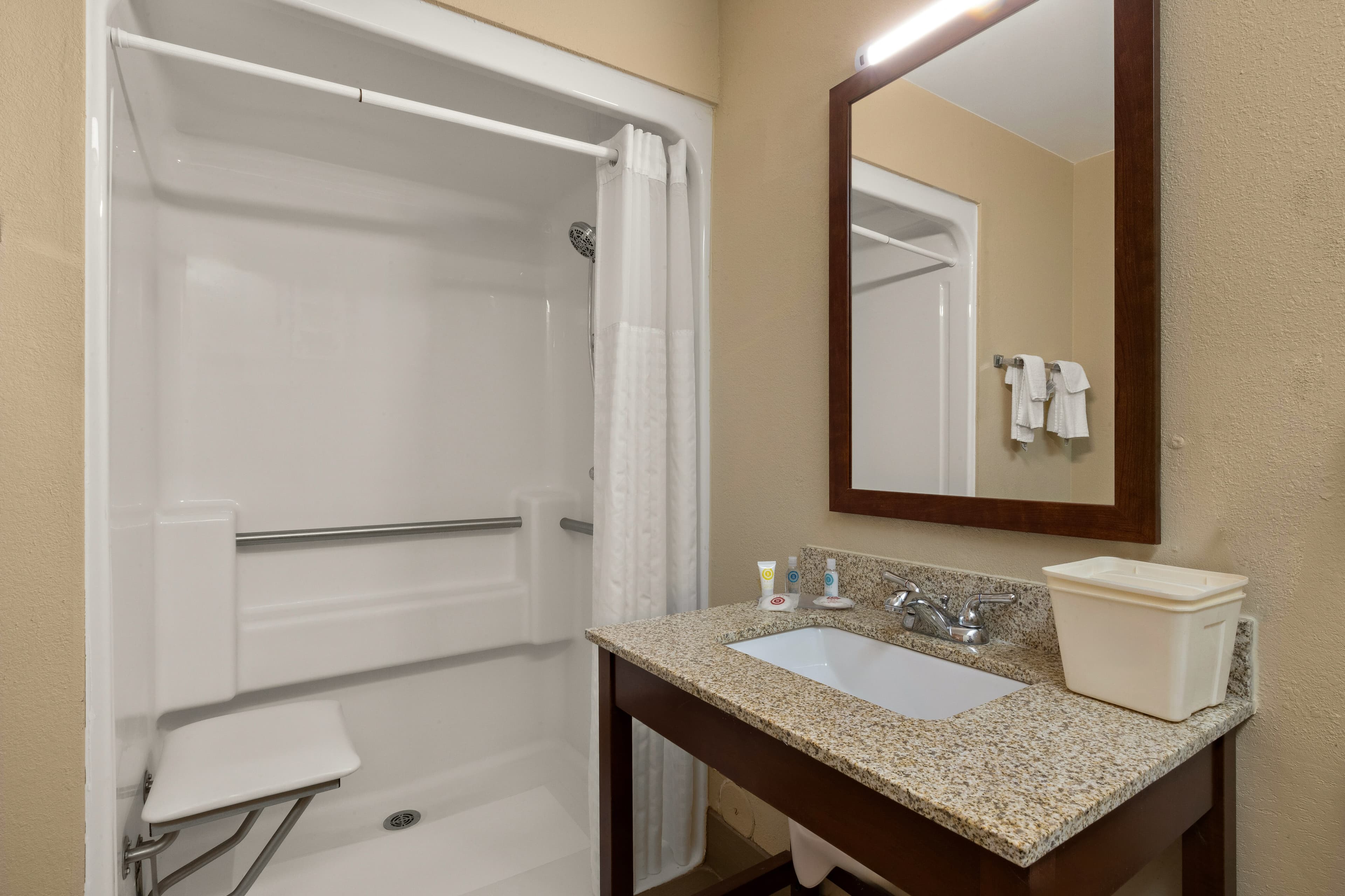 Comfort Inn Bordentown near NJ Turnpike — 6