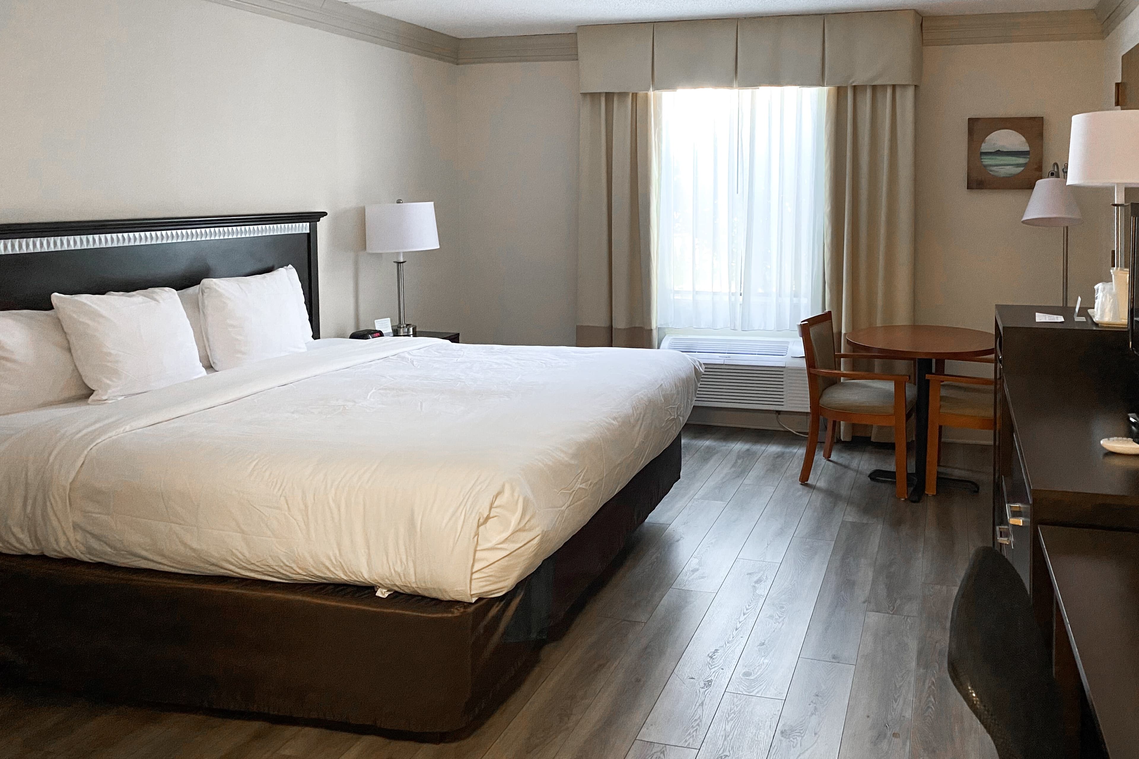 Clarion Hotel & Conference Center Toms River - Image 3