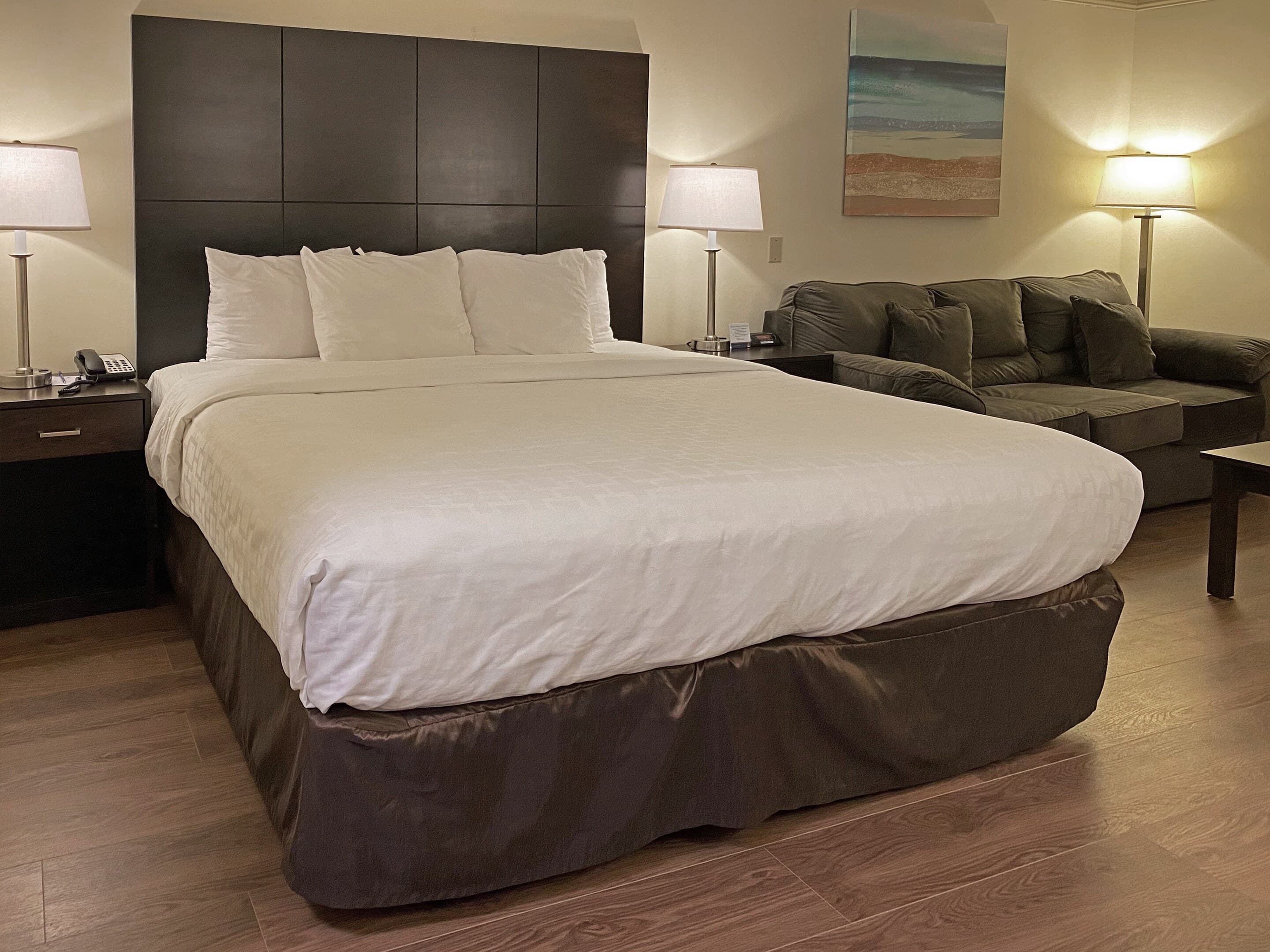 Clarion Hotel & Conference Center Toms River - Image 4