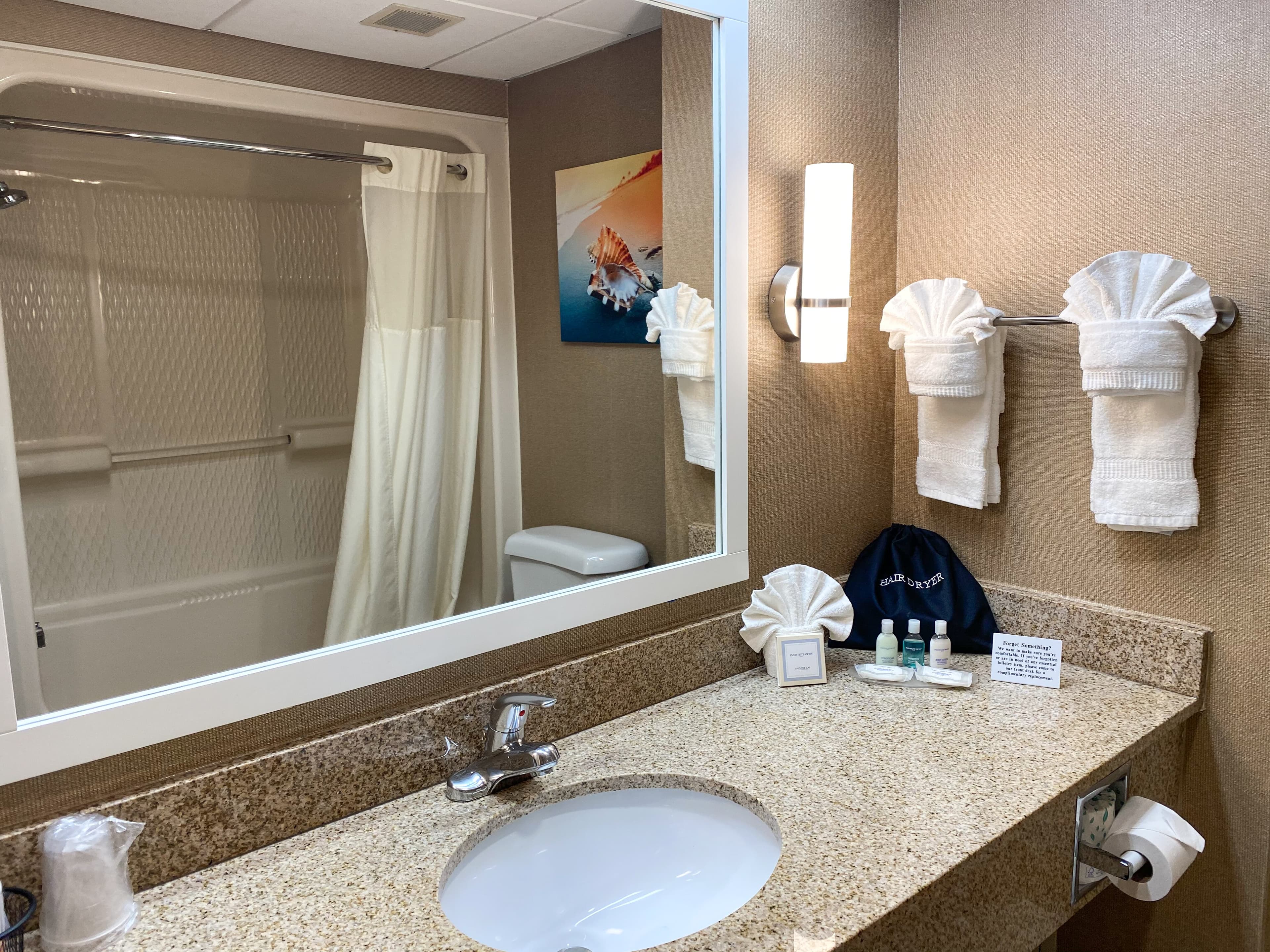 Clarion Hotel & Conference Center Toms River — 6