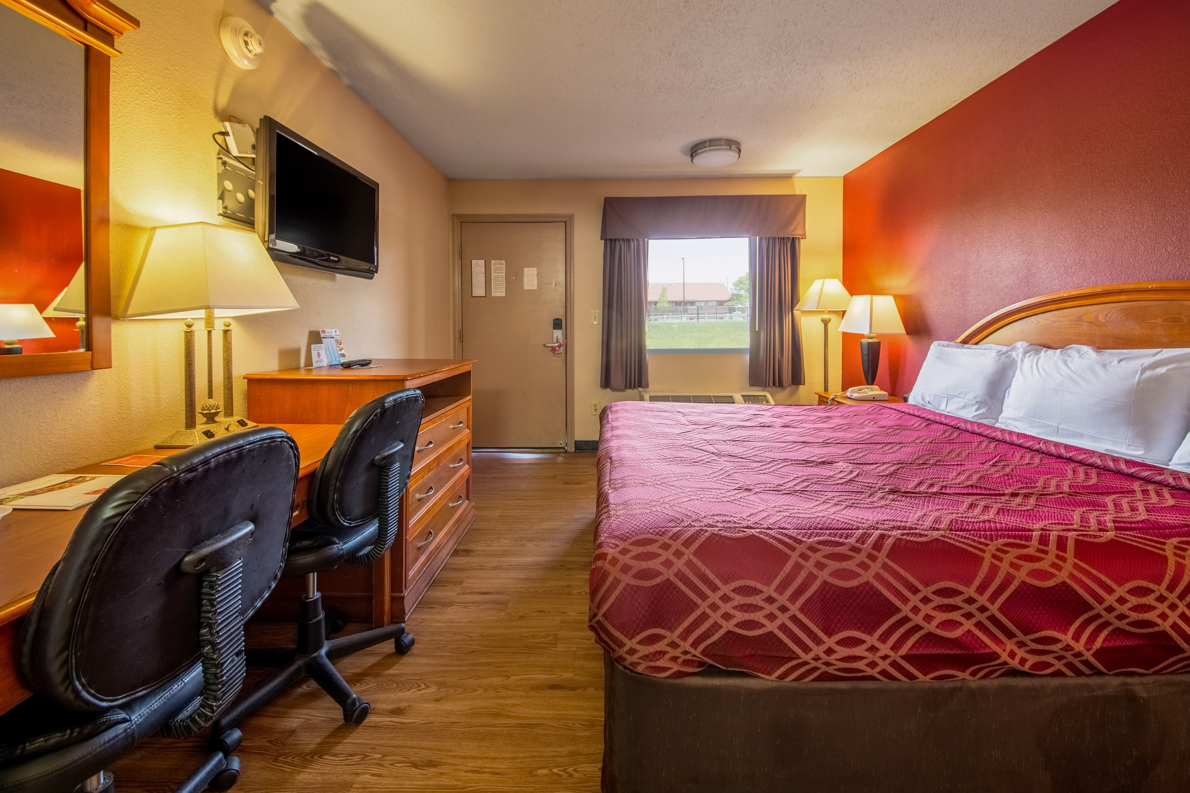 Econo Lodge Mount Laurel - Philadelphia East - Image 4