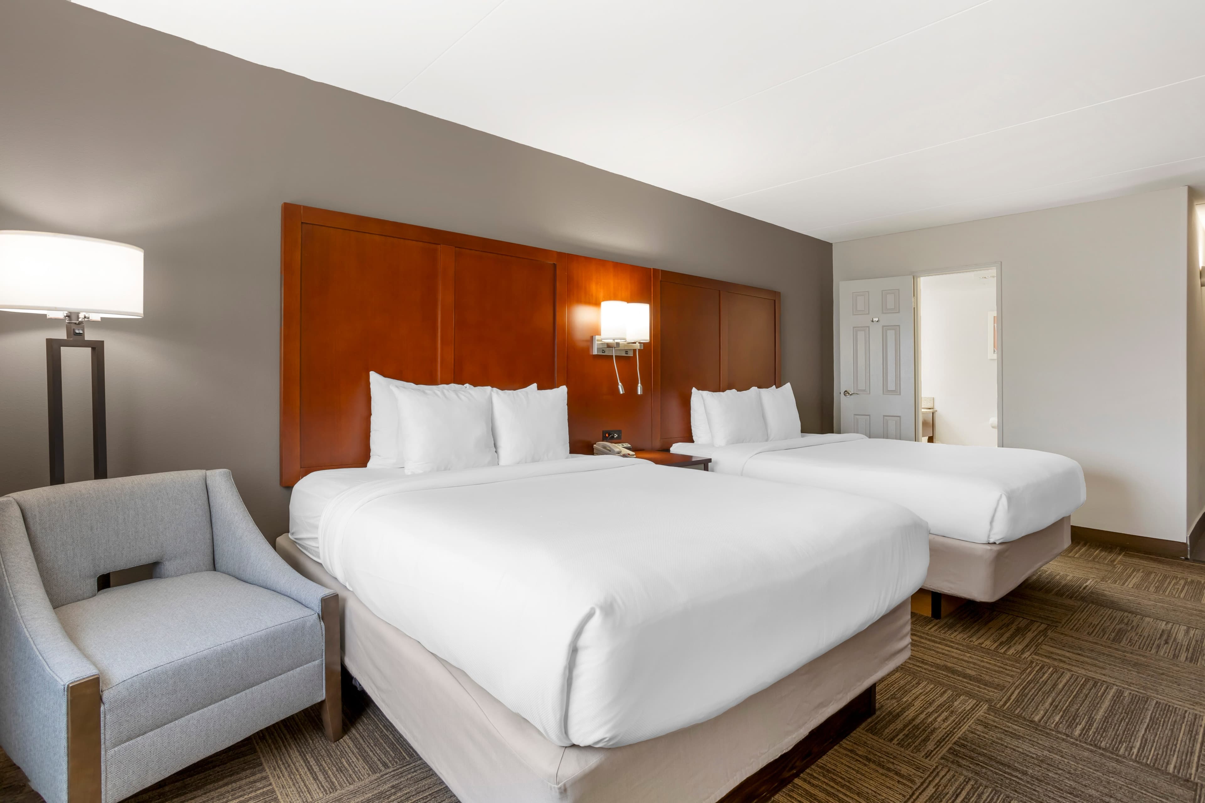 Comfort Inn Edgewater on Hudson River — 16