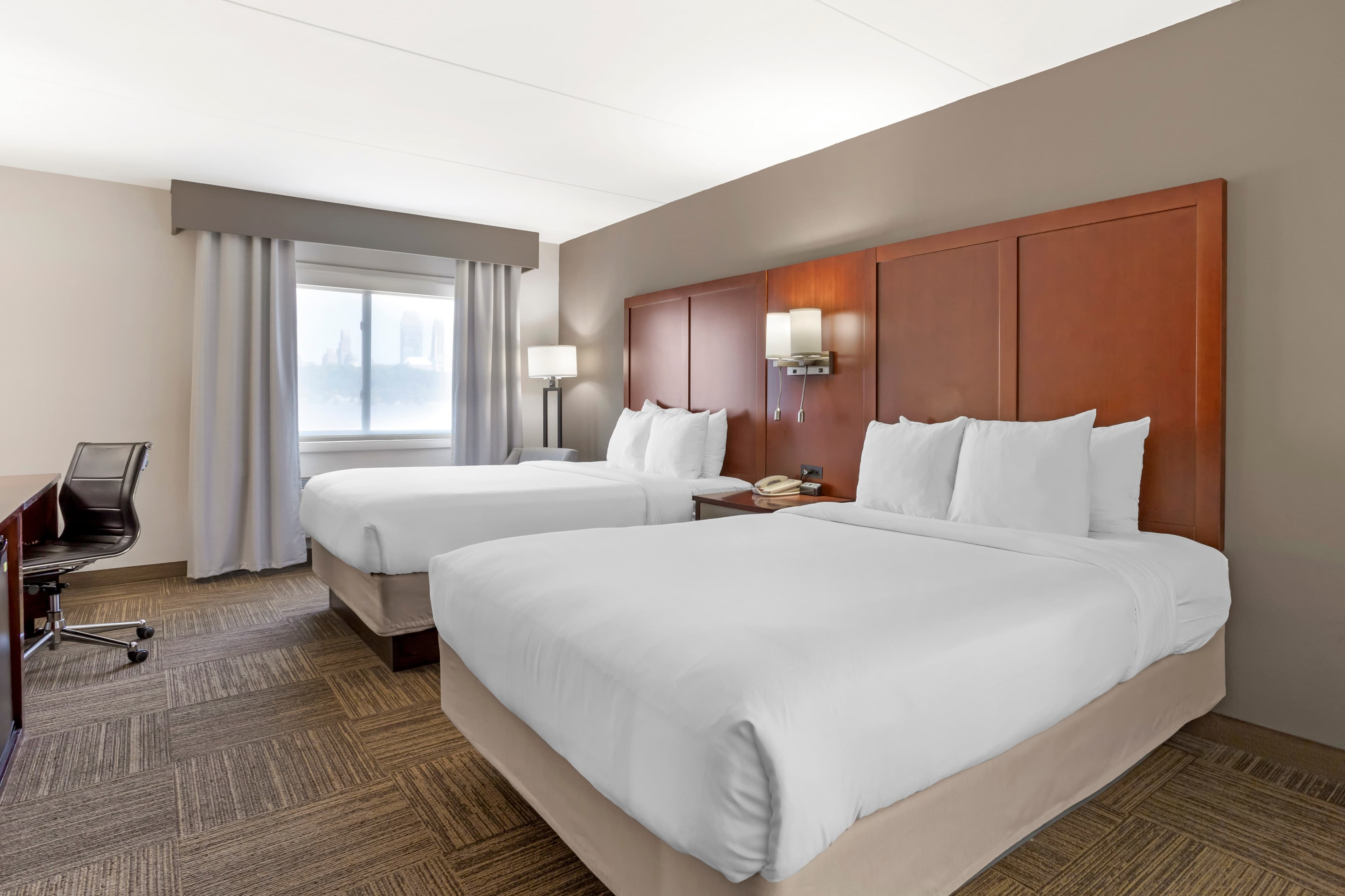 Comfort Inn Edgewater on Hudson River — 17