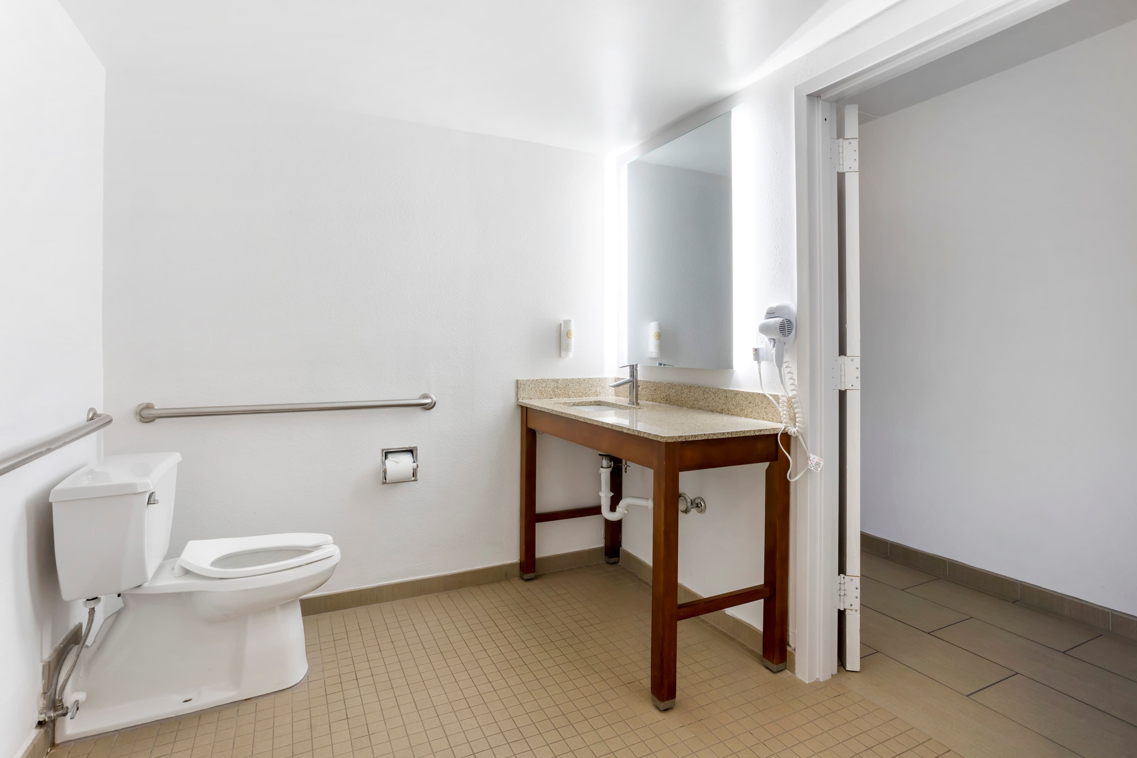 Comfort Inn Edgewater on Hudson River - Image 3