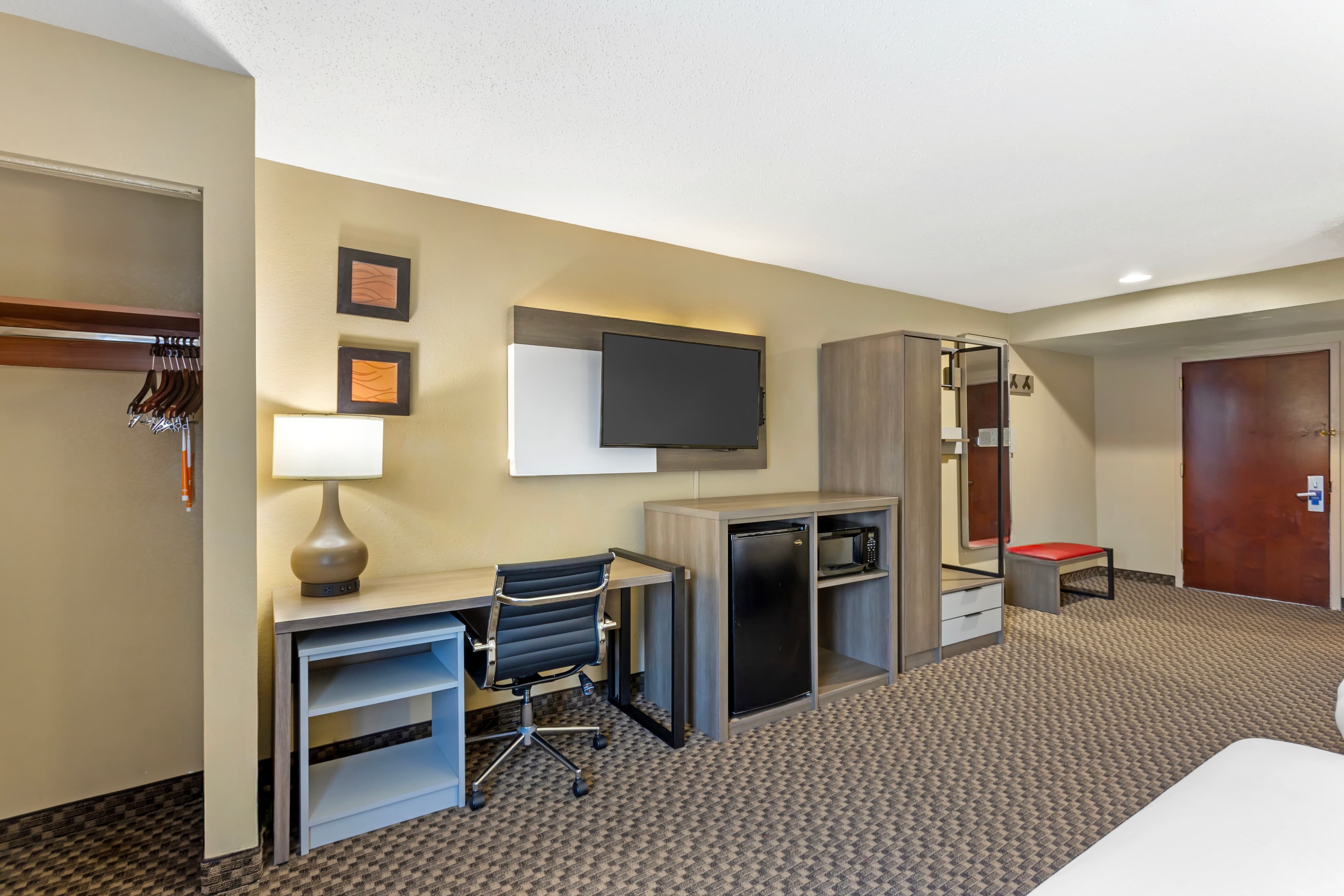 Comfort Inn & Suites Carneys Point - Pennsville — 25