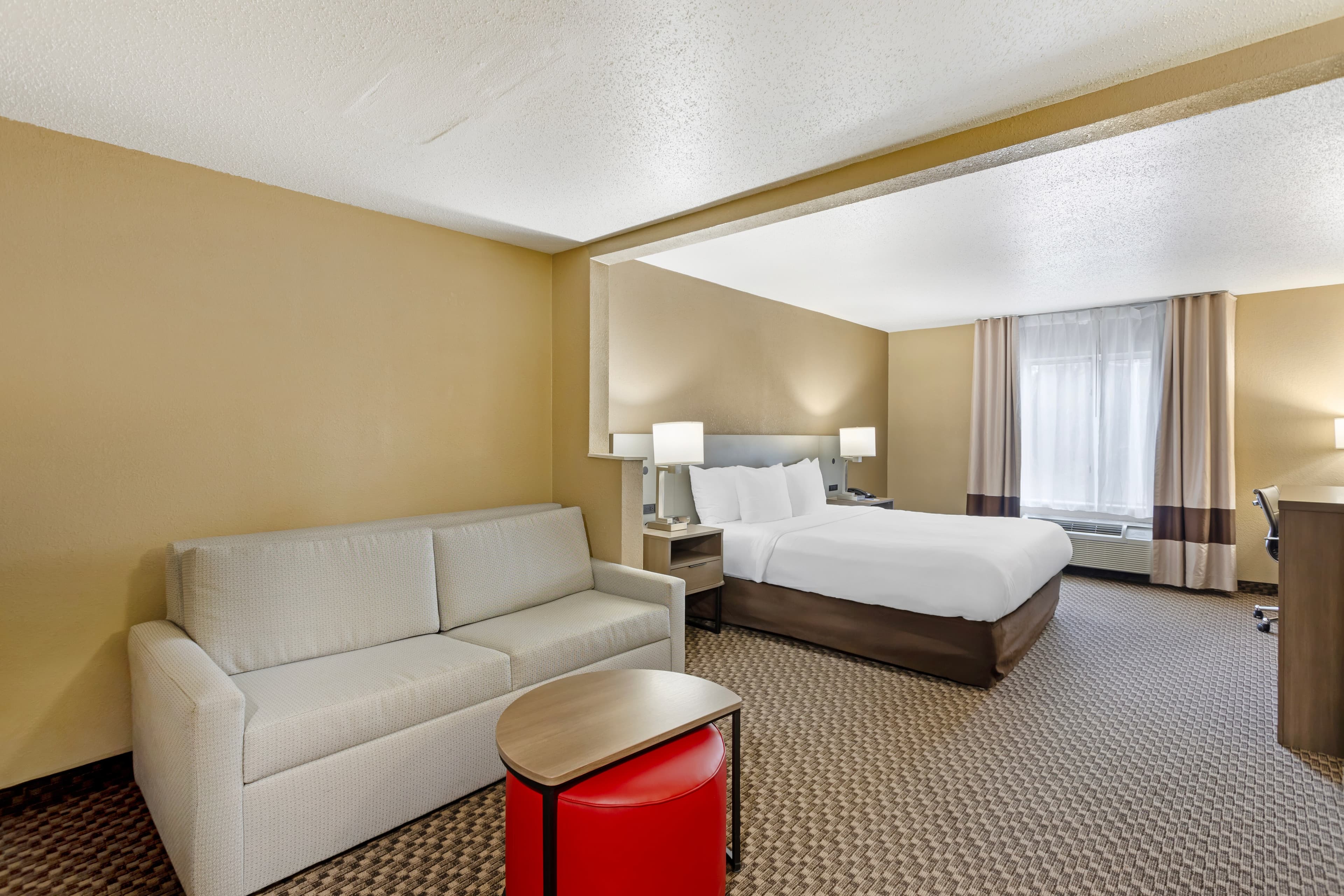 Comfort Inn & Suites Carneys Point - Pennsville - Image 2
