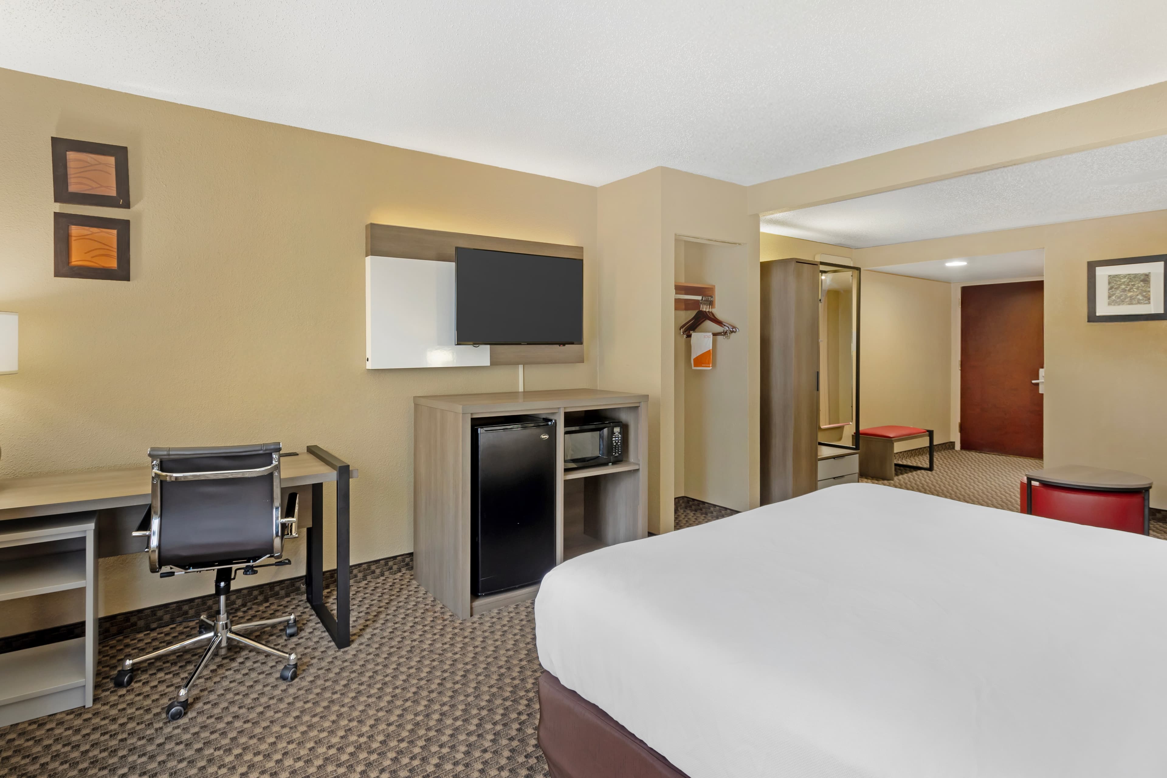 Comfort Inn & Suites Carneys Point - Pennsville — 29