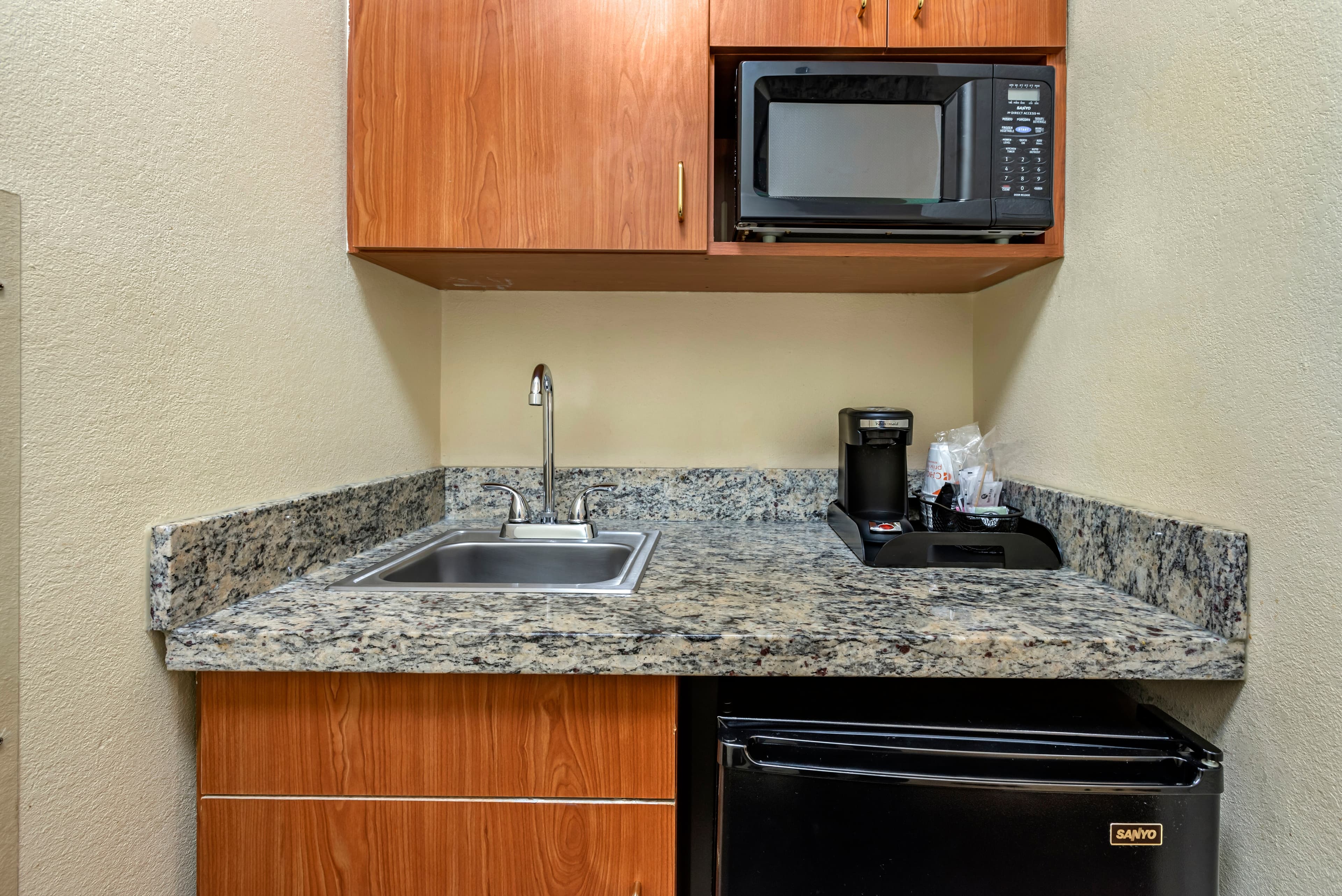 Comfort Suites Newark - Harrison — 14