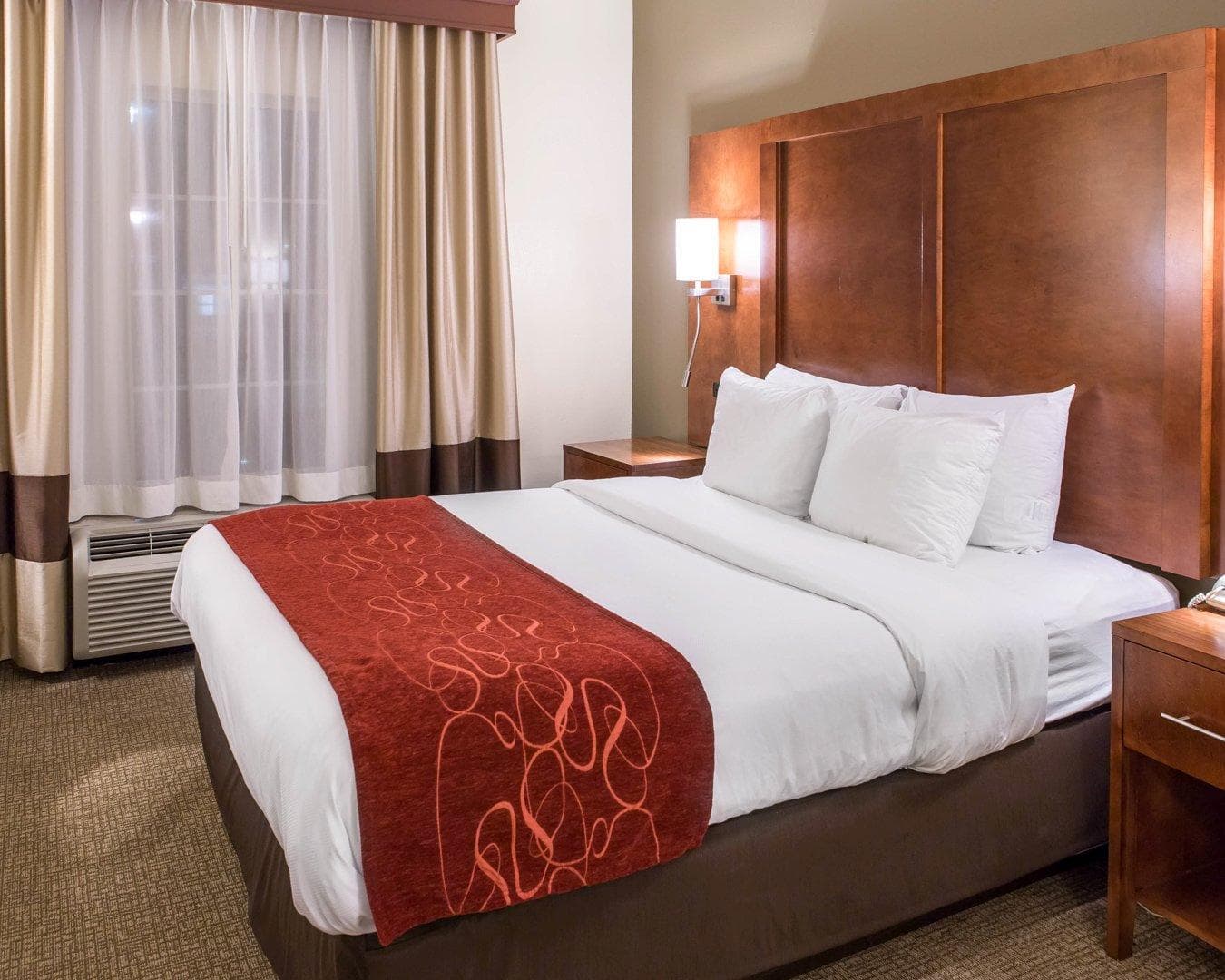 Comfort Suites Newark - Harrison — 7