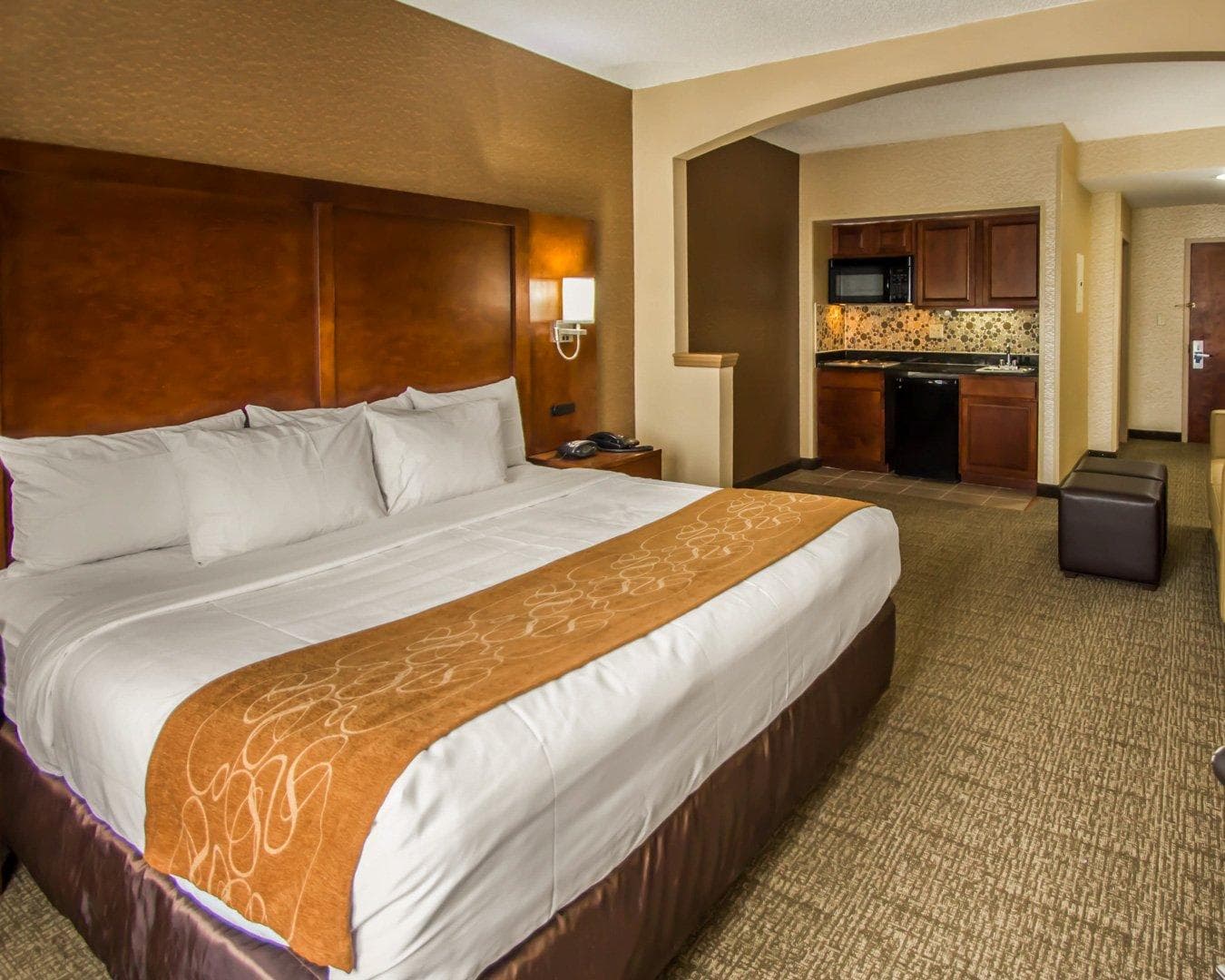 Quality Suites NYC Gateway - Image 1