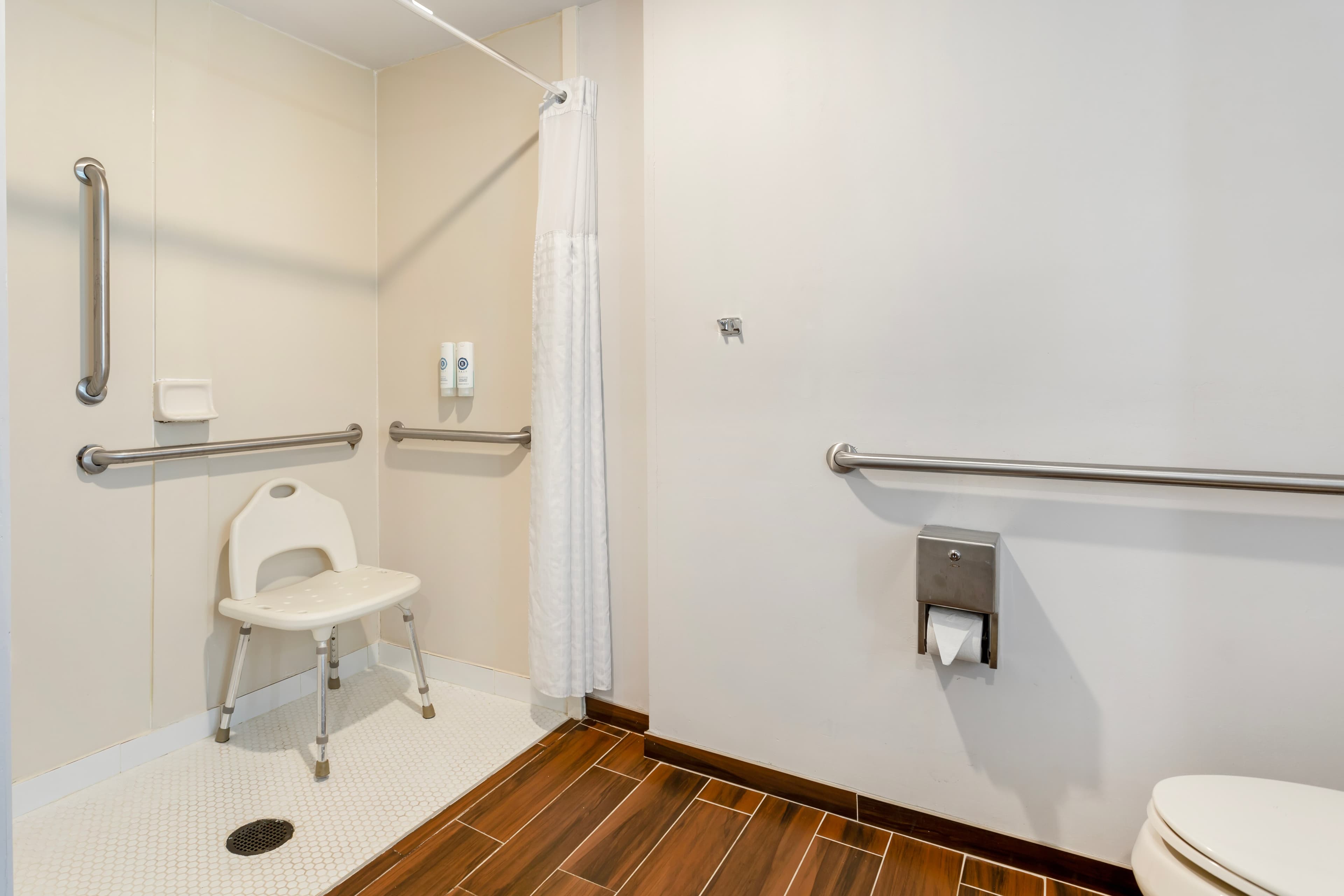 Comfort Suites East Brunswick - South River — 6