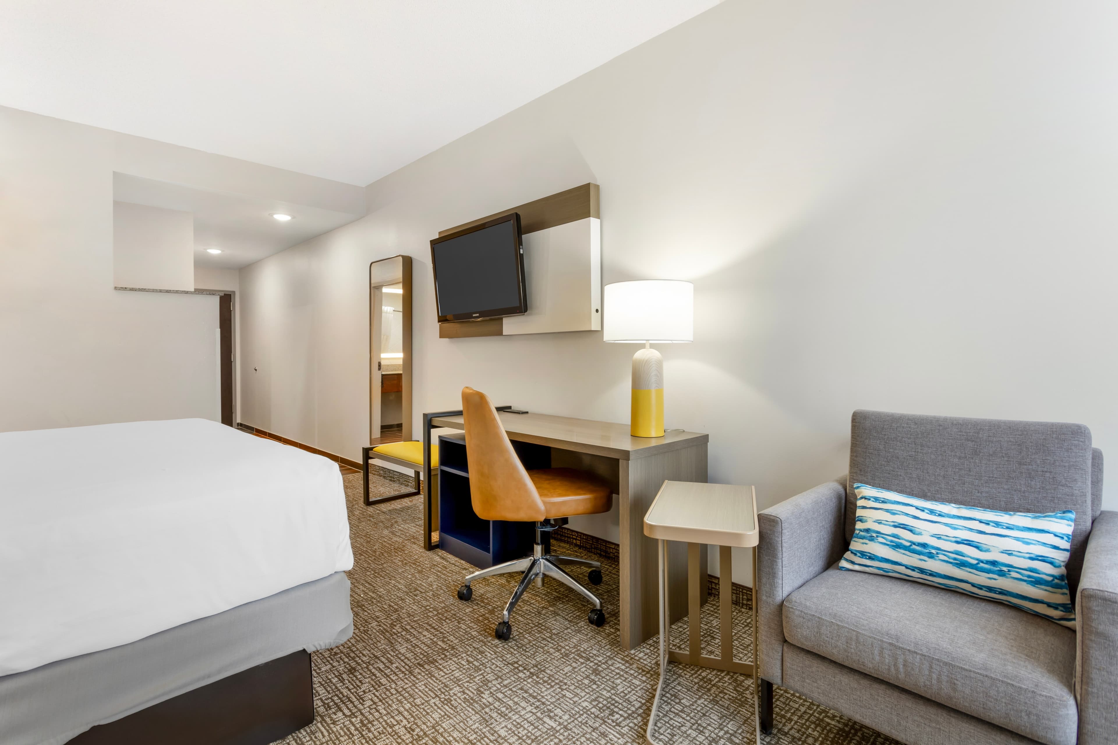 Comfort Suites East Brunswick - South River — 14